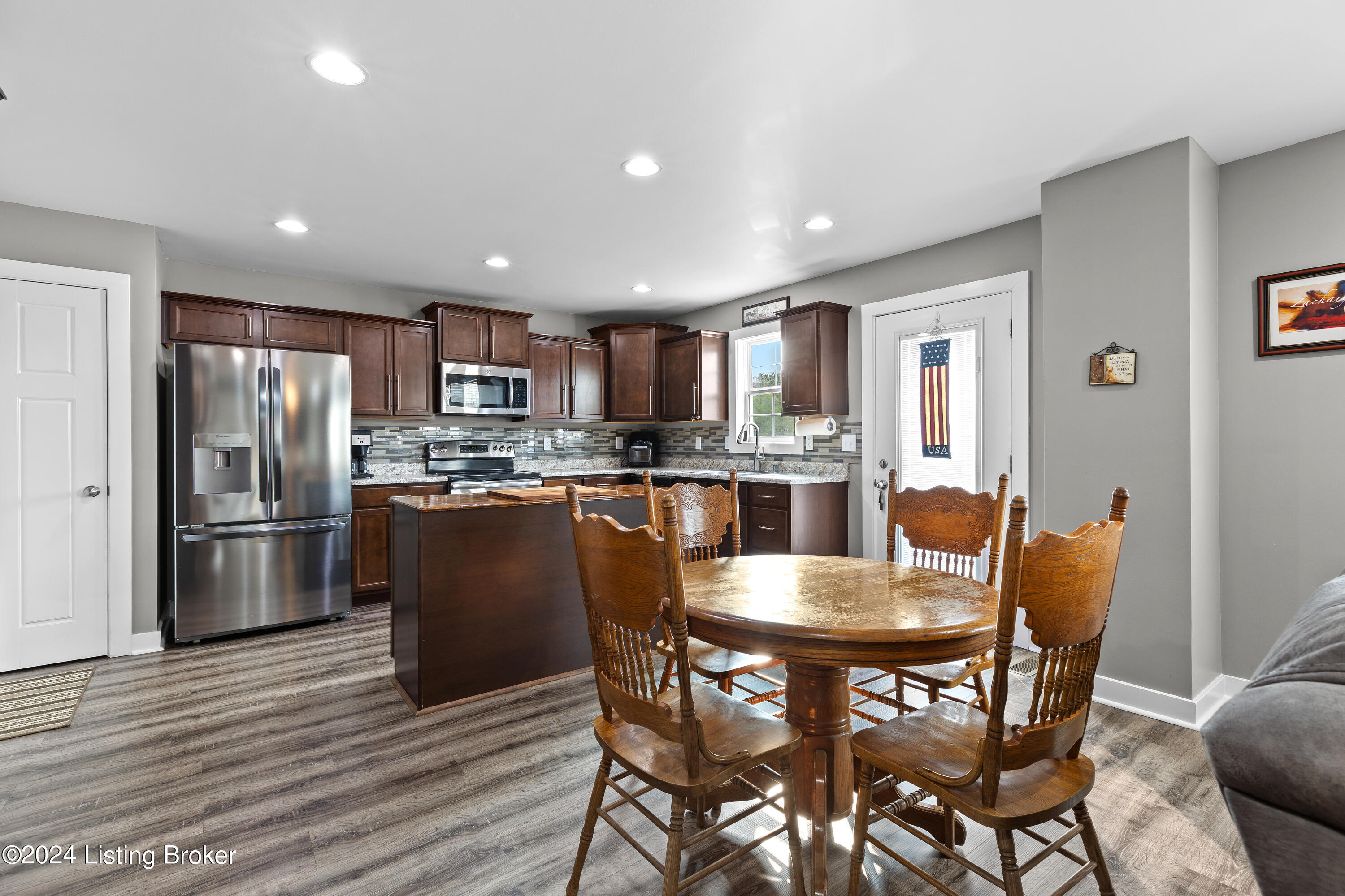 335 Tipperary Crossing