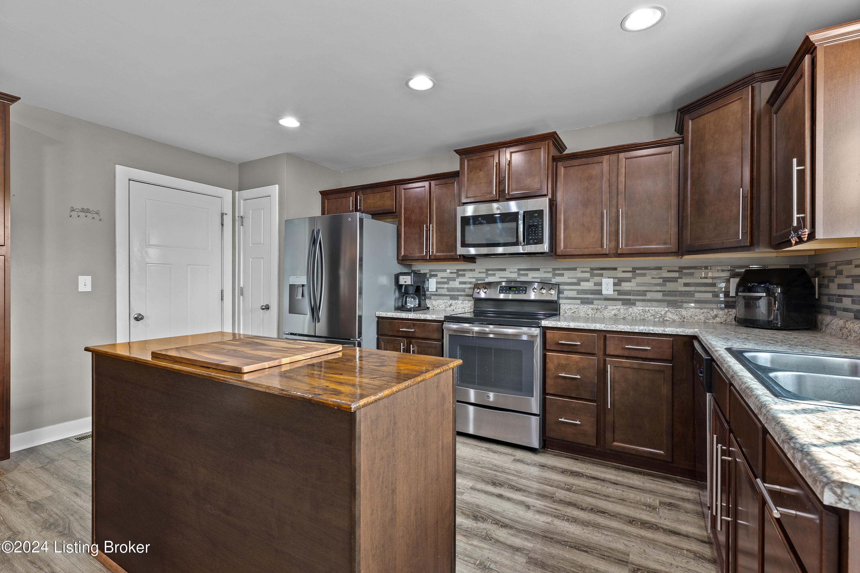 335 Tipperary Crossing