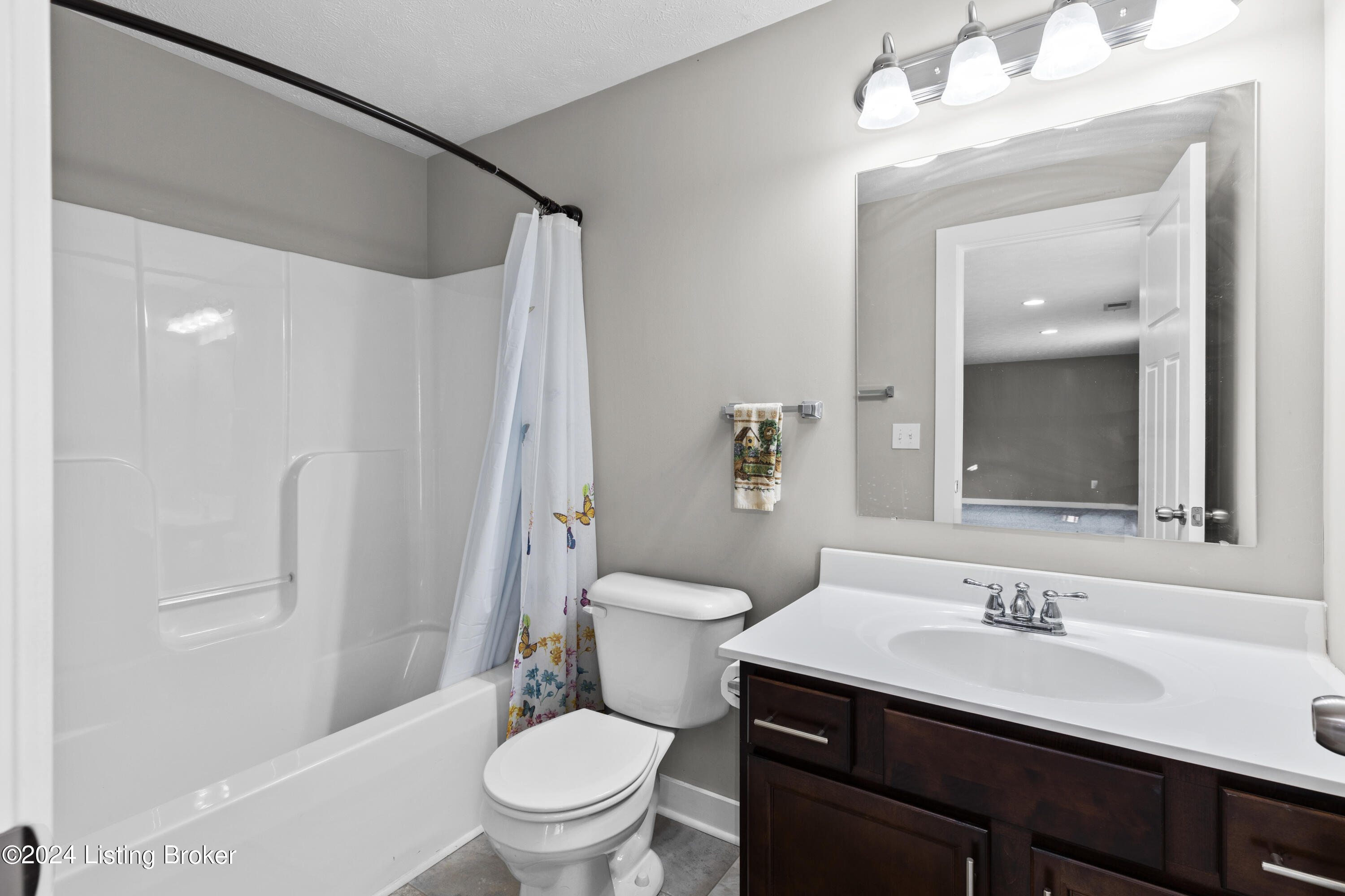 335 Tipperary Crossing