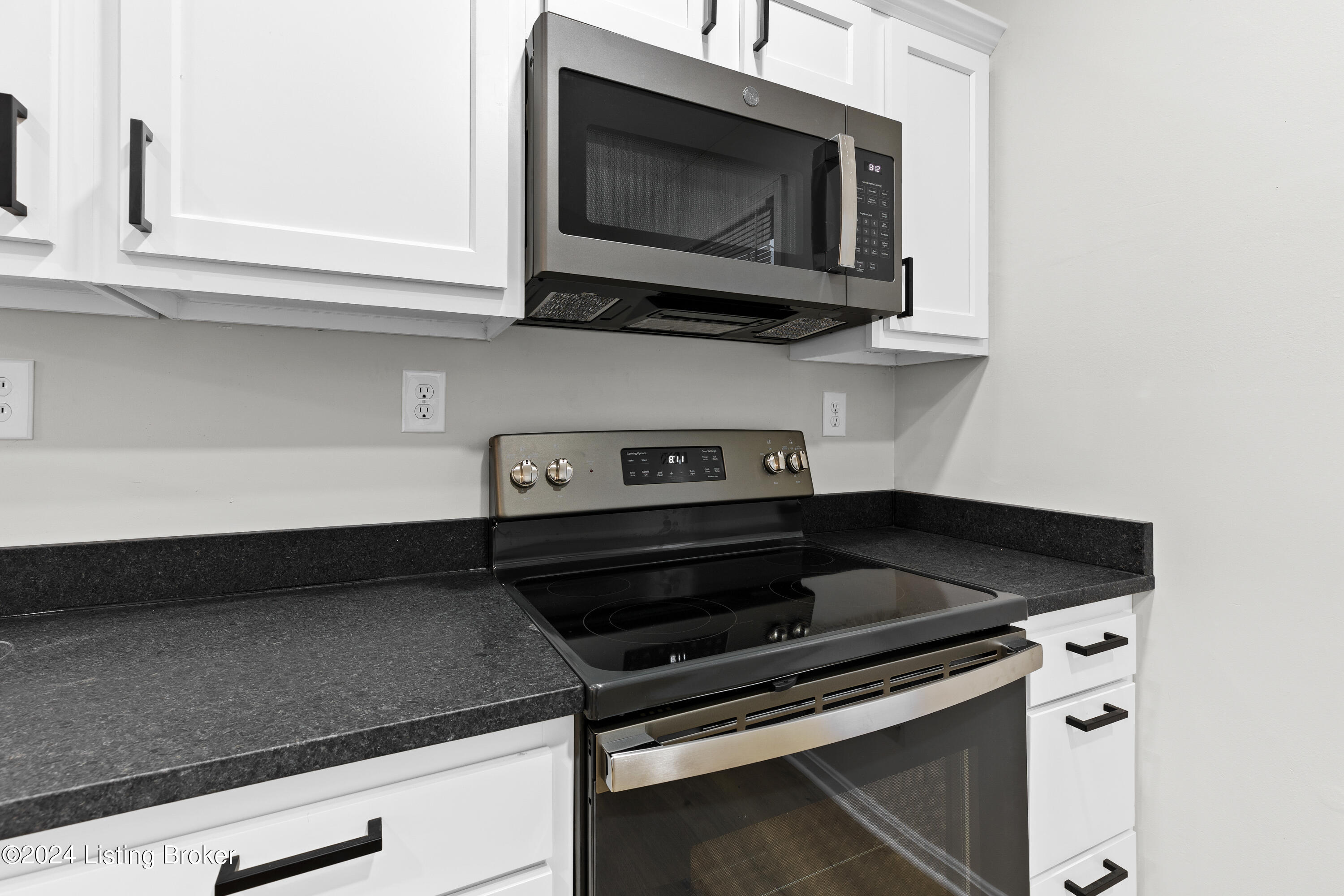 8607 Gainsborough Dr