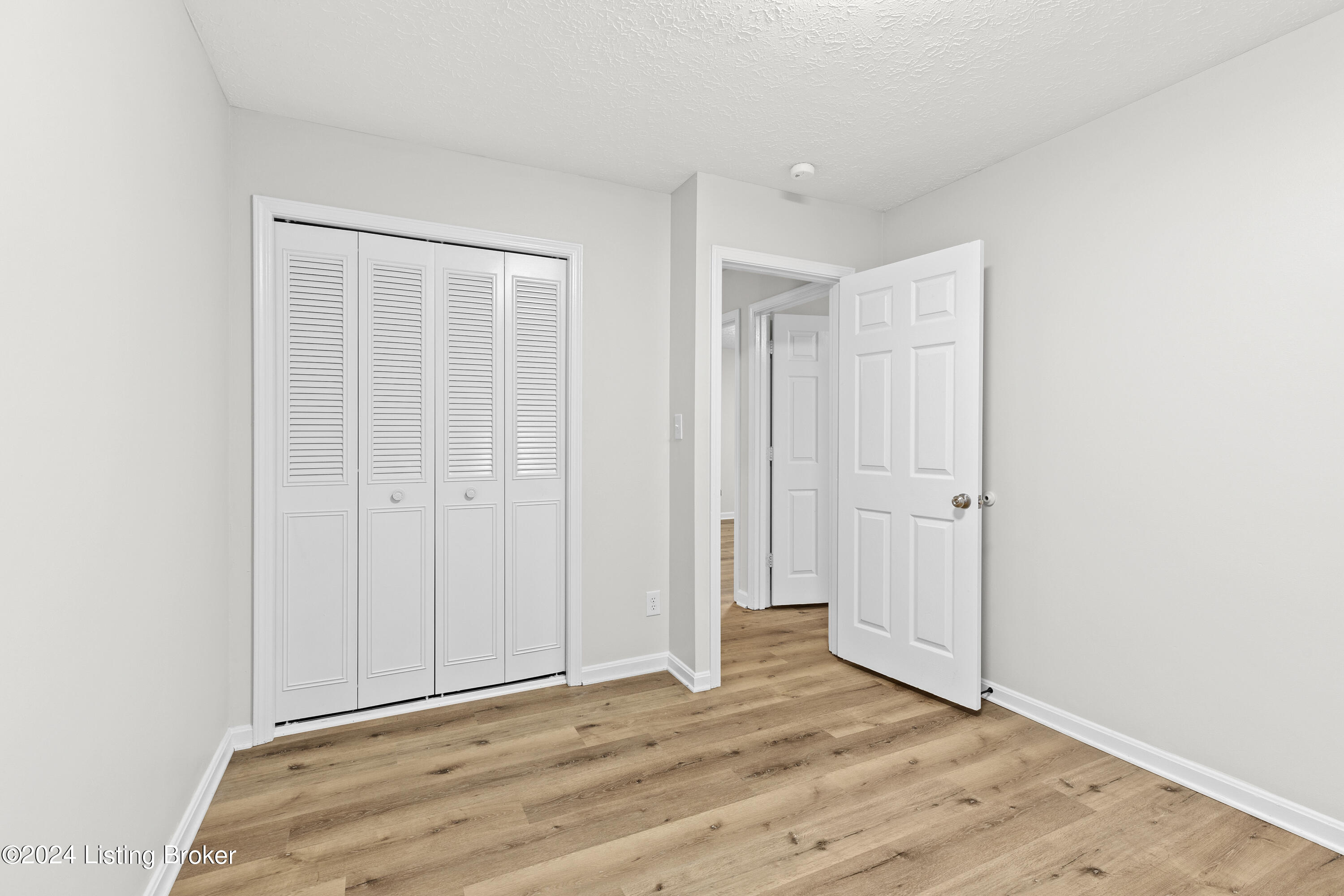 8607 Gainsborough Dr