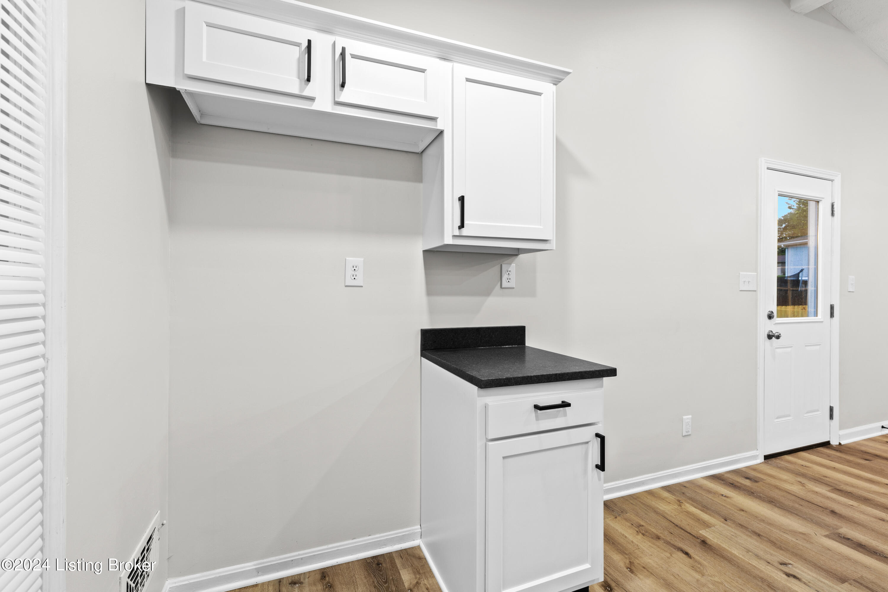 8607 Gainsborough Dr