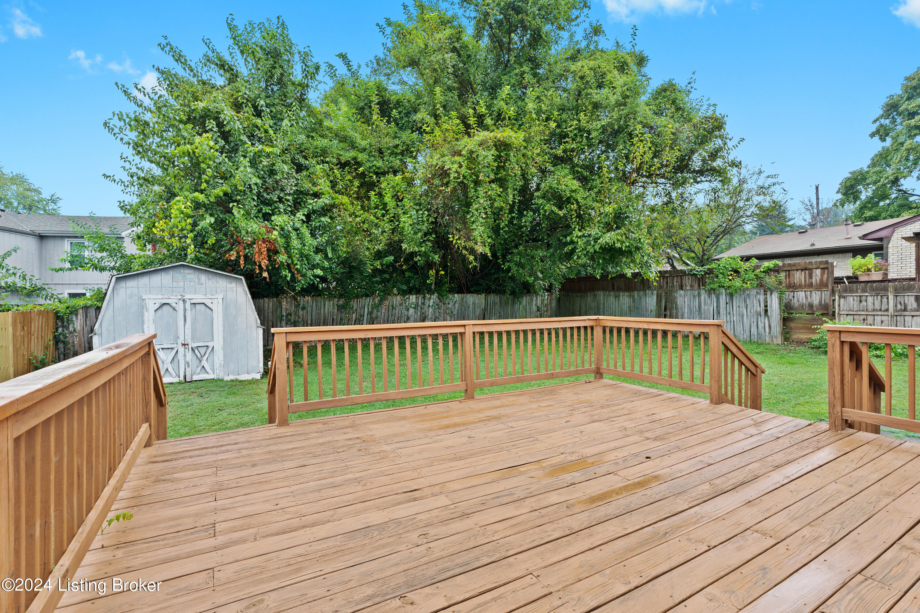 8607 Gainsborough Dr