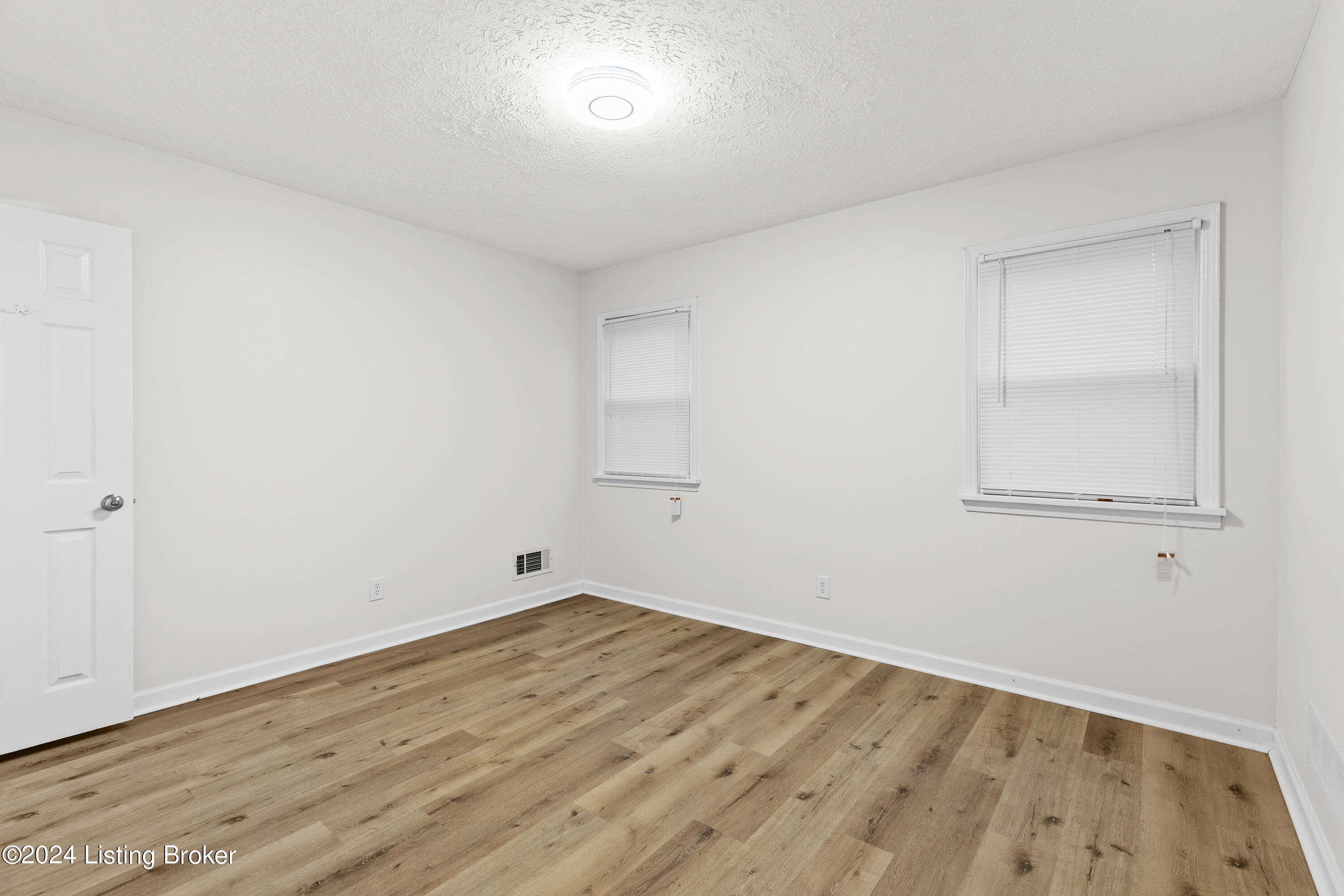 8607 Gainsborough Dr