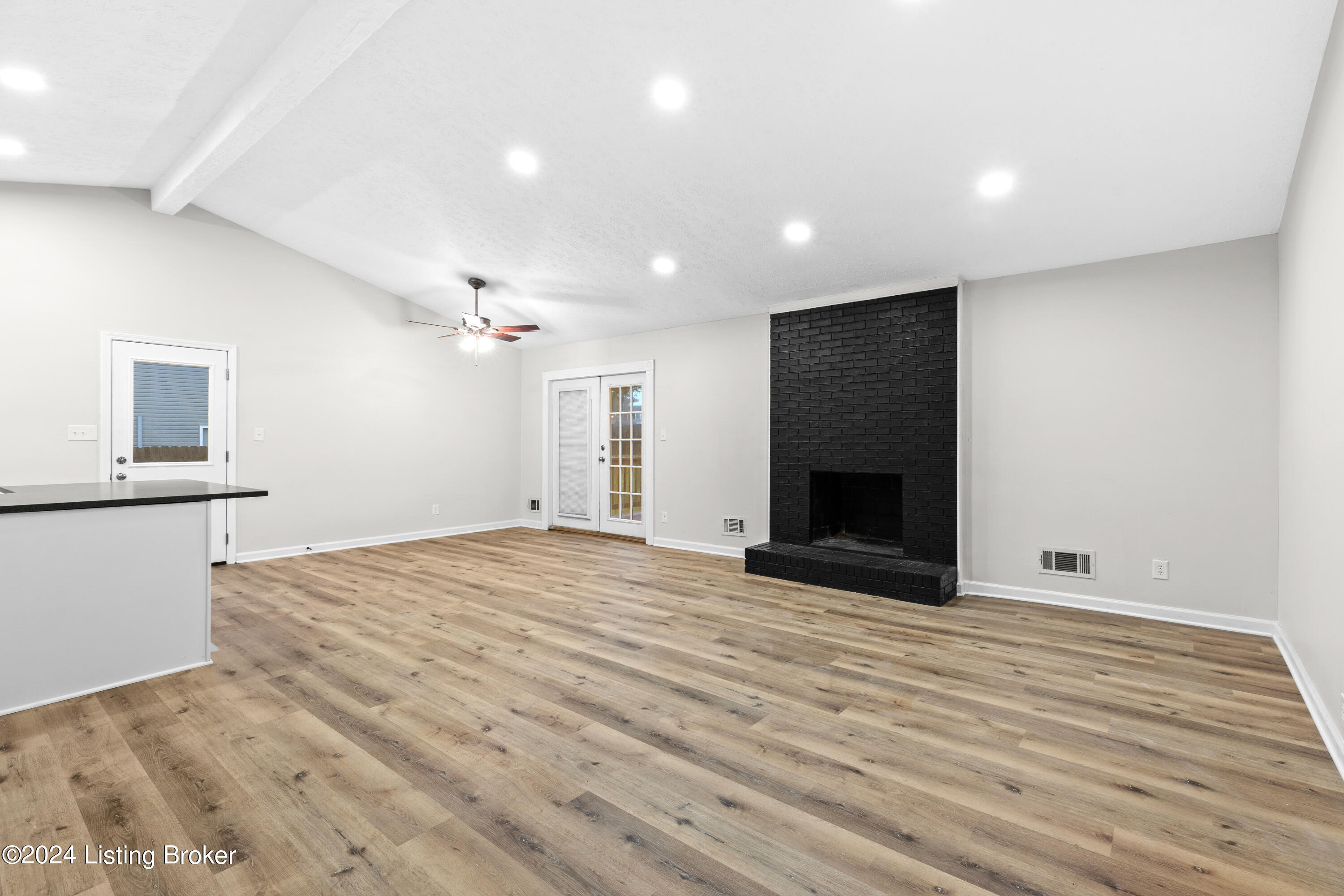 8607 Gainsborough Dr