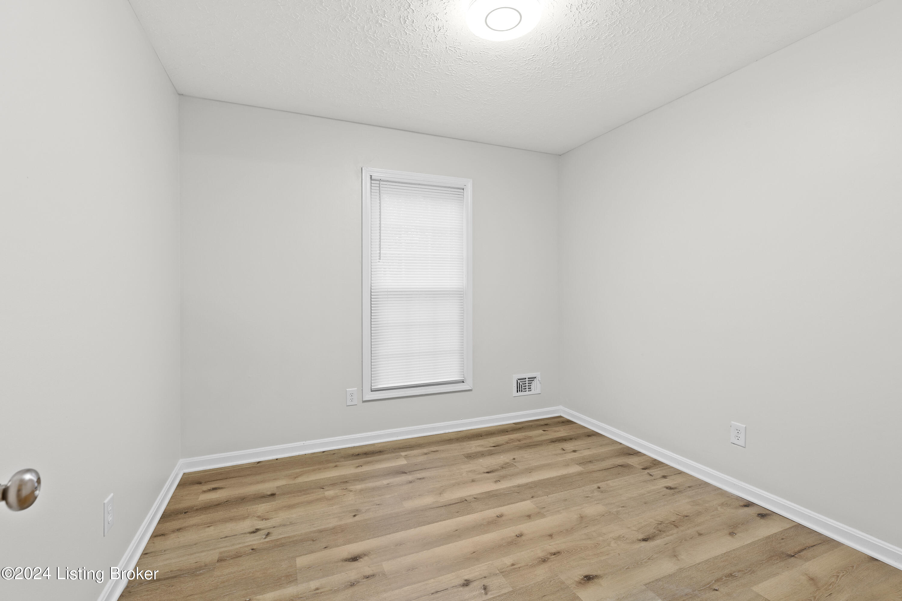 8607 Gainsborough Dr