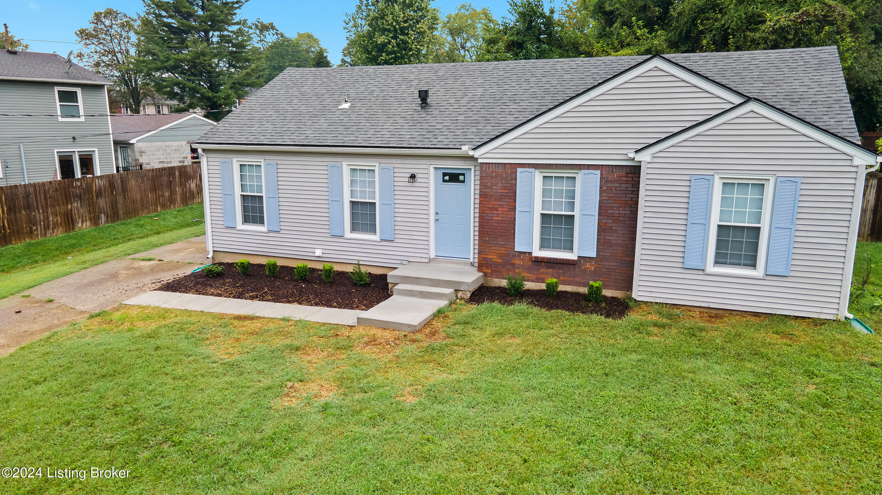 8607 Gainsborough Dr