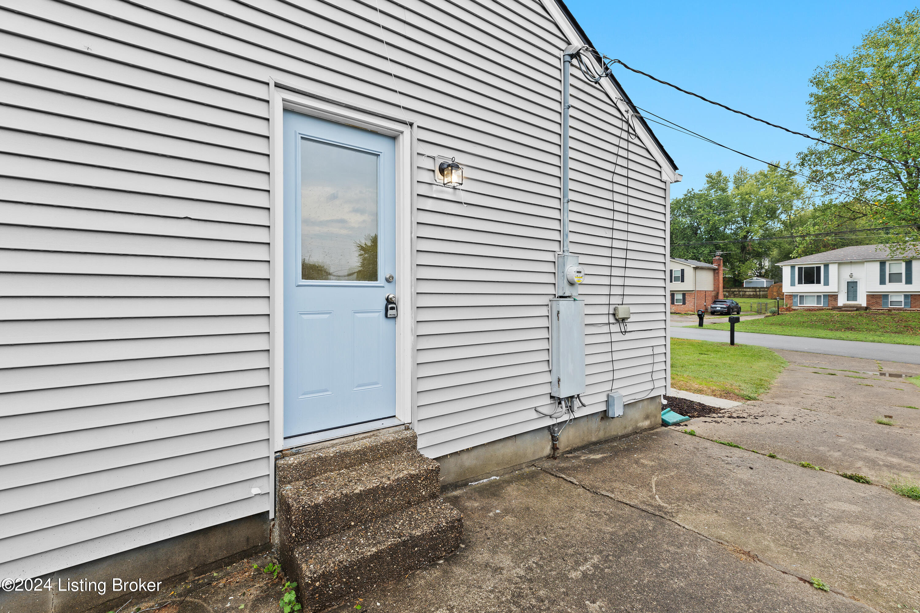 8607 Gainsborough Dr