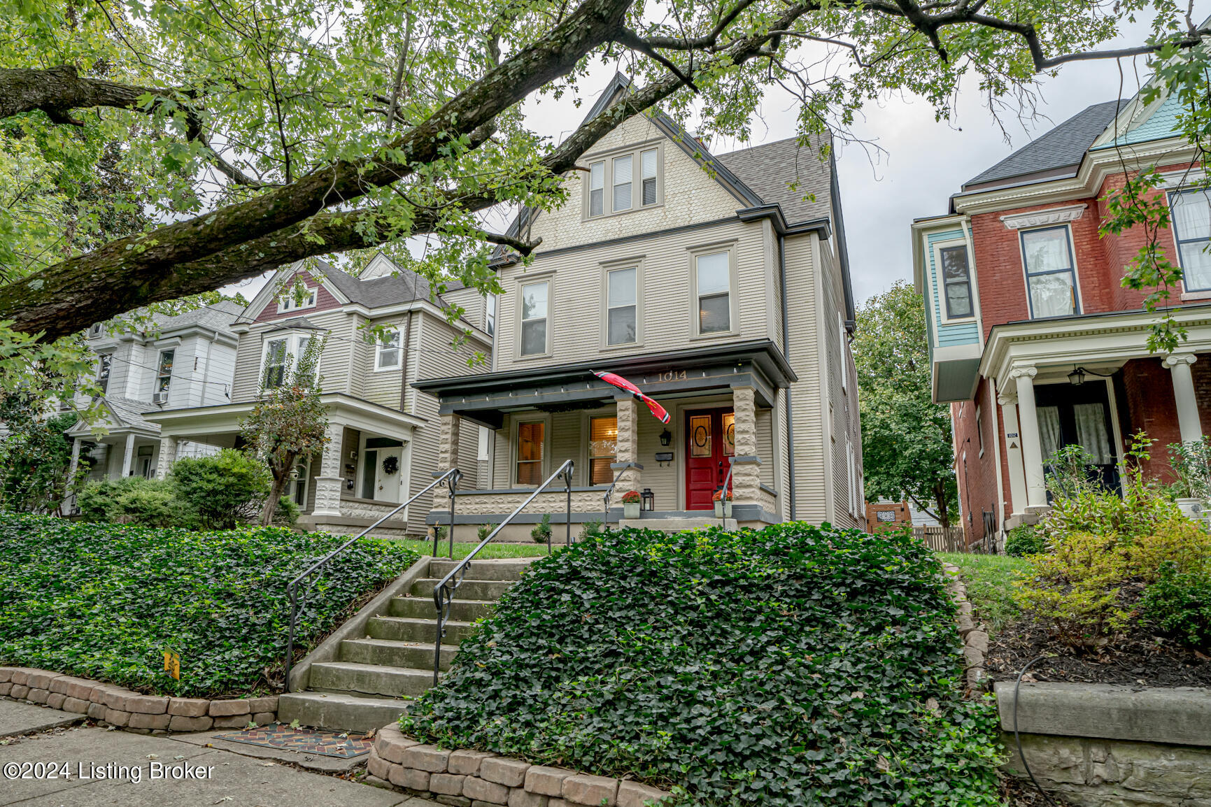 1014 Everett Ave