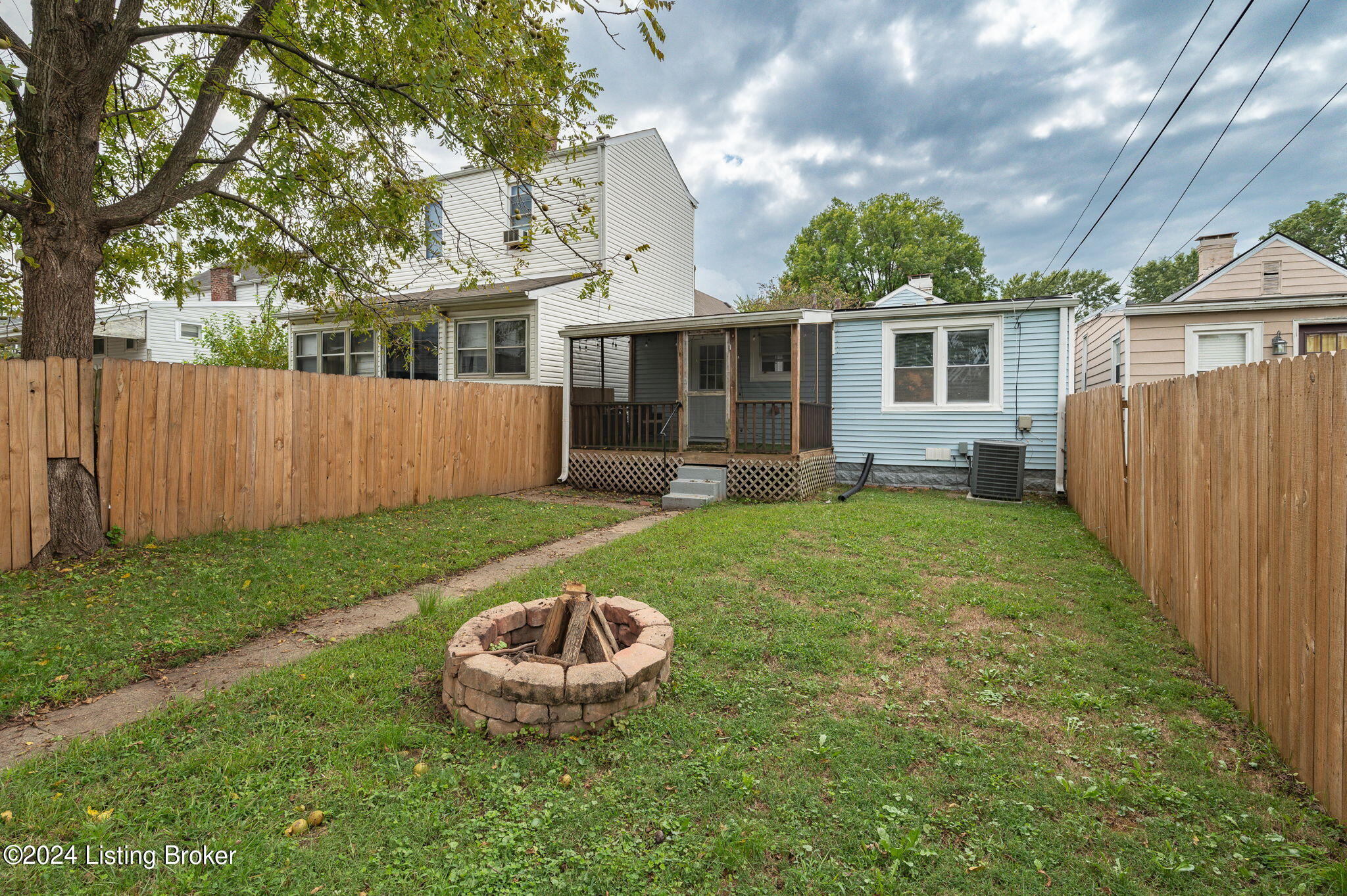 1033 Milton St