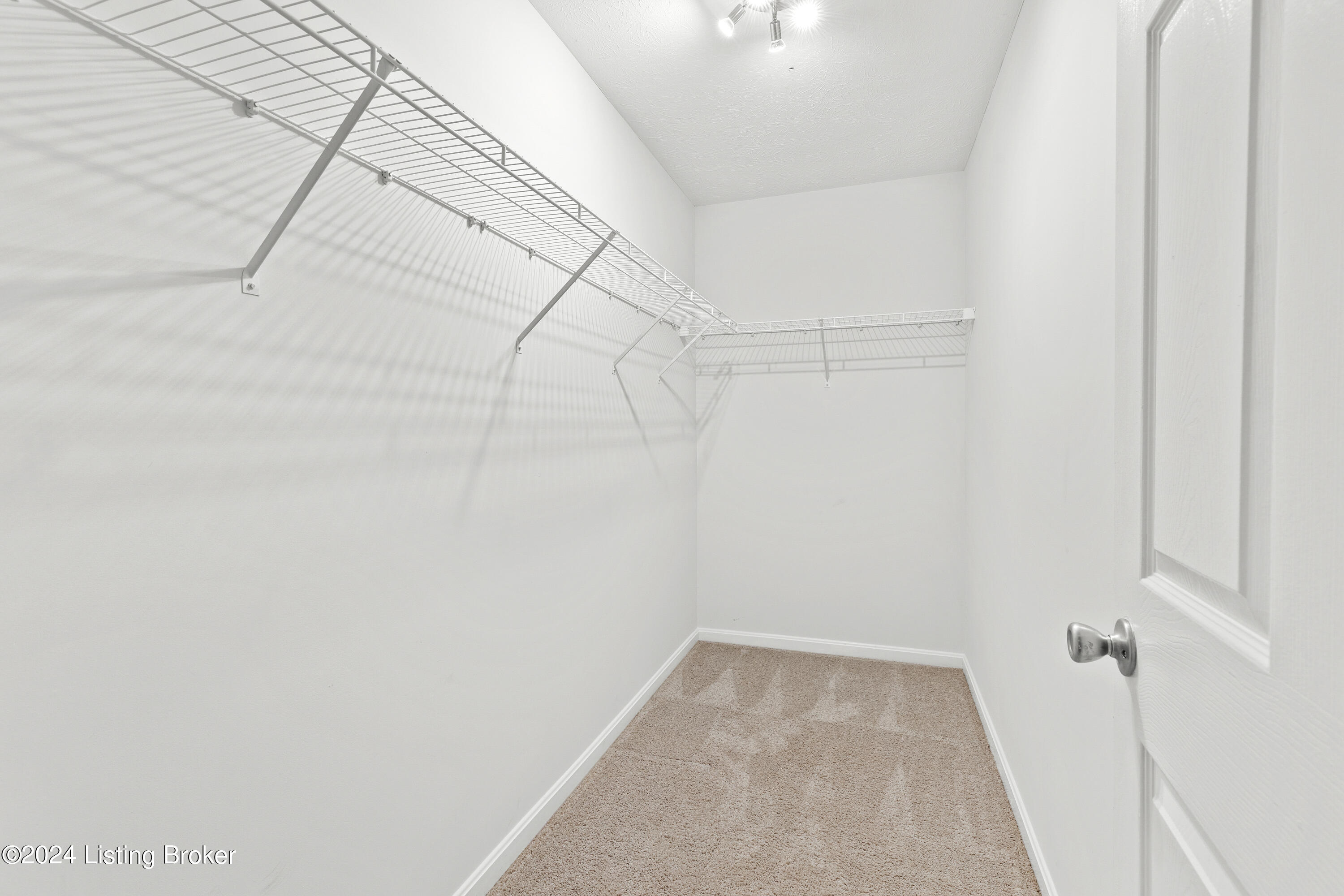 7600 Revolutionary Ct