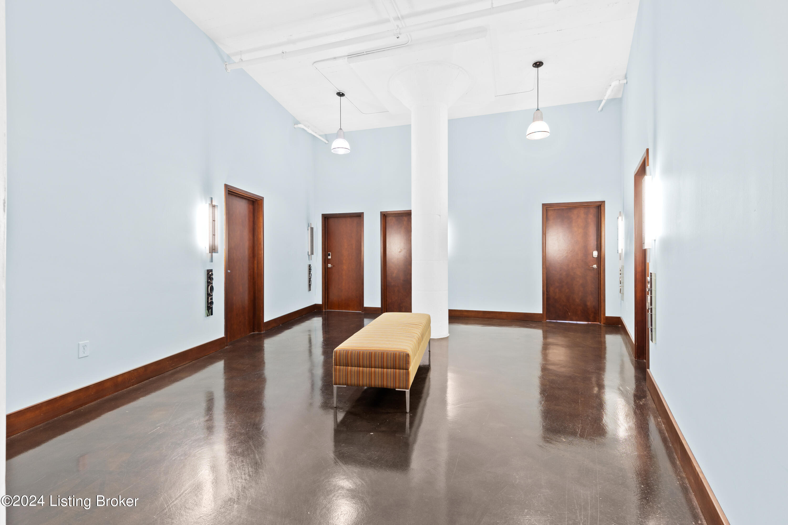 309 E Market St, 302