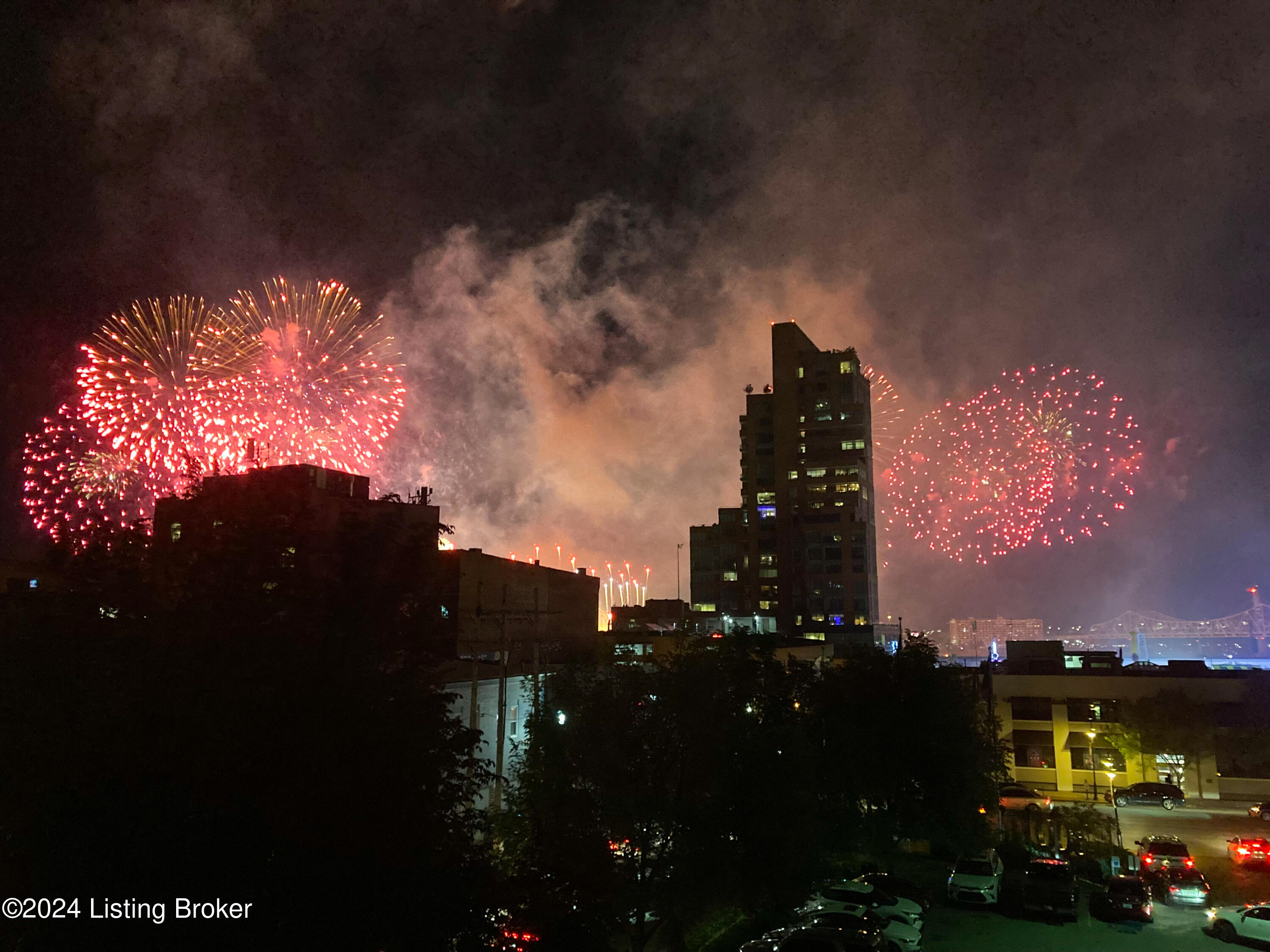 309 E Market St, 302