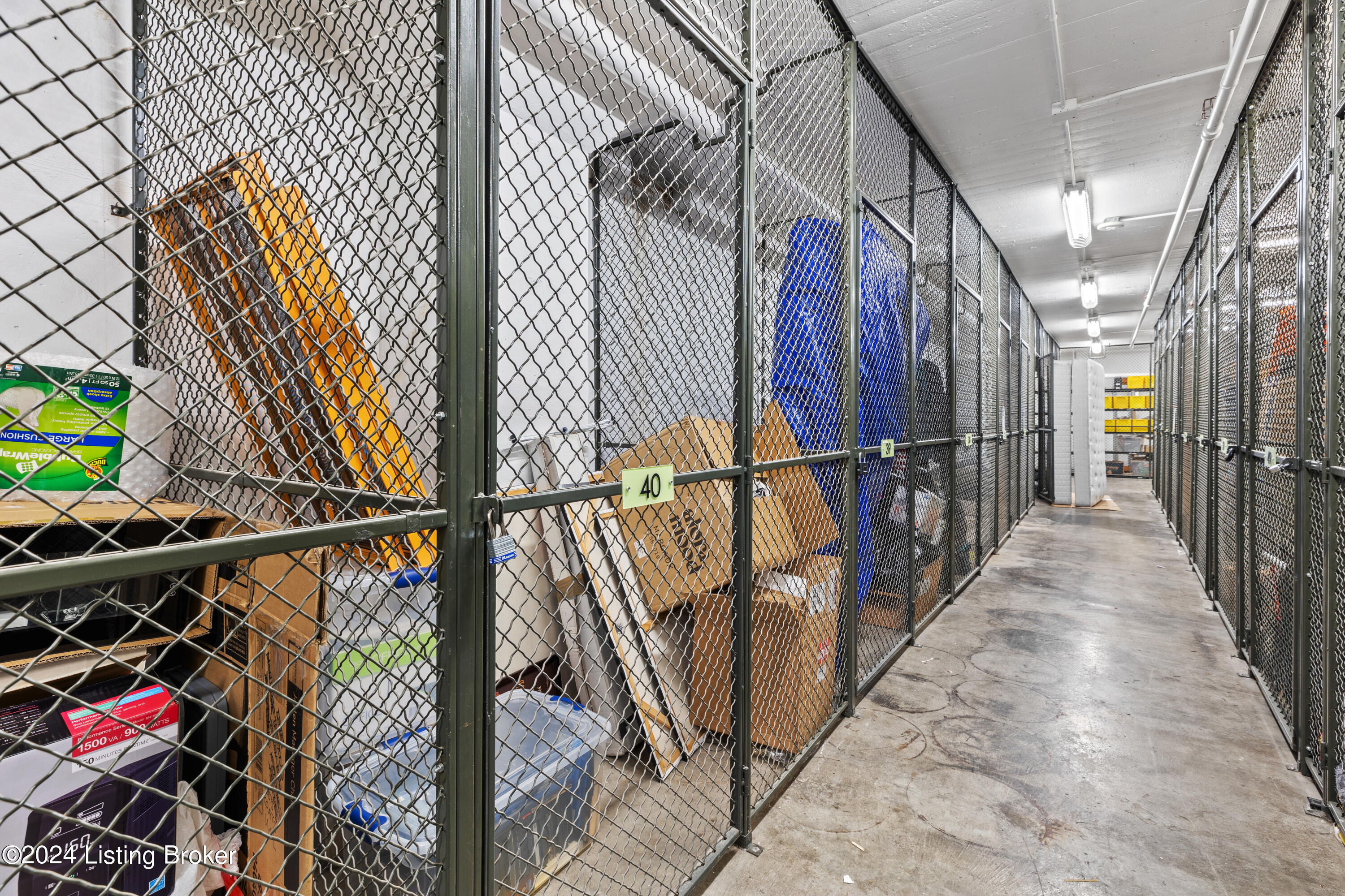 309 E Market St, 302