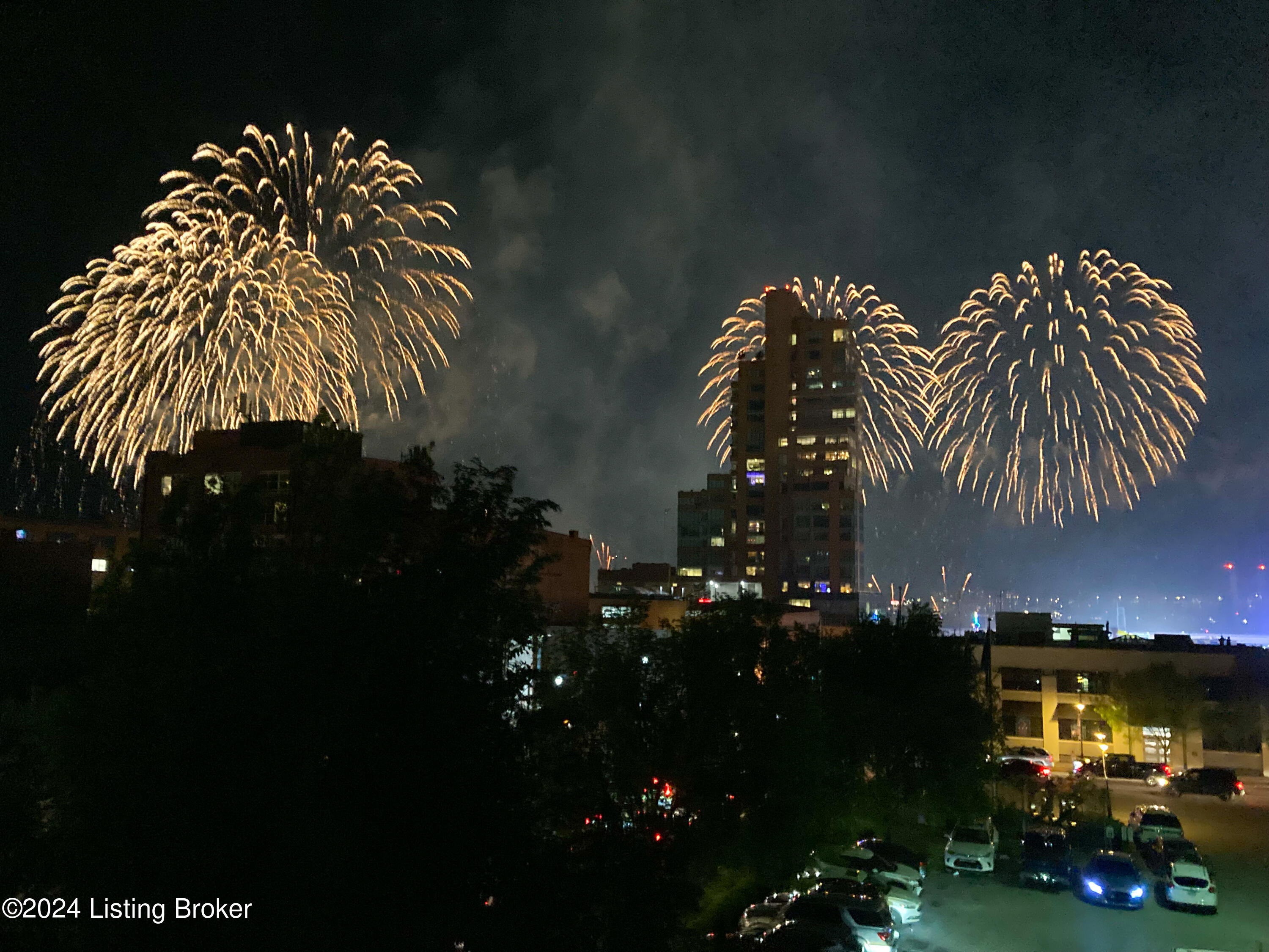 309 E Market St, 302