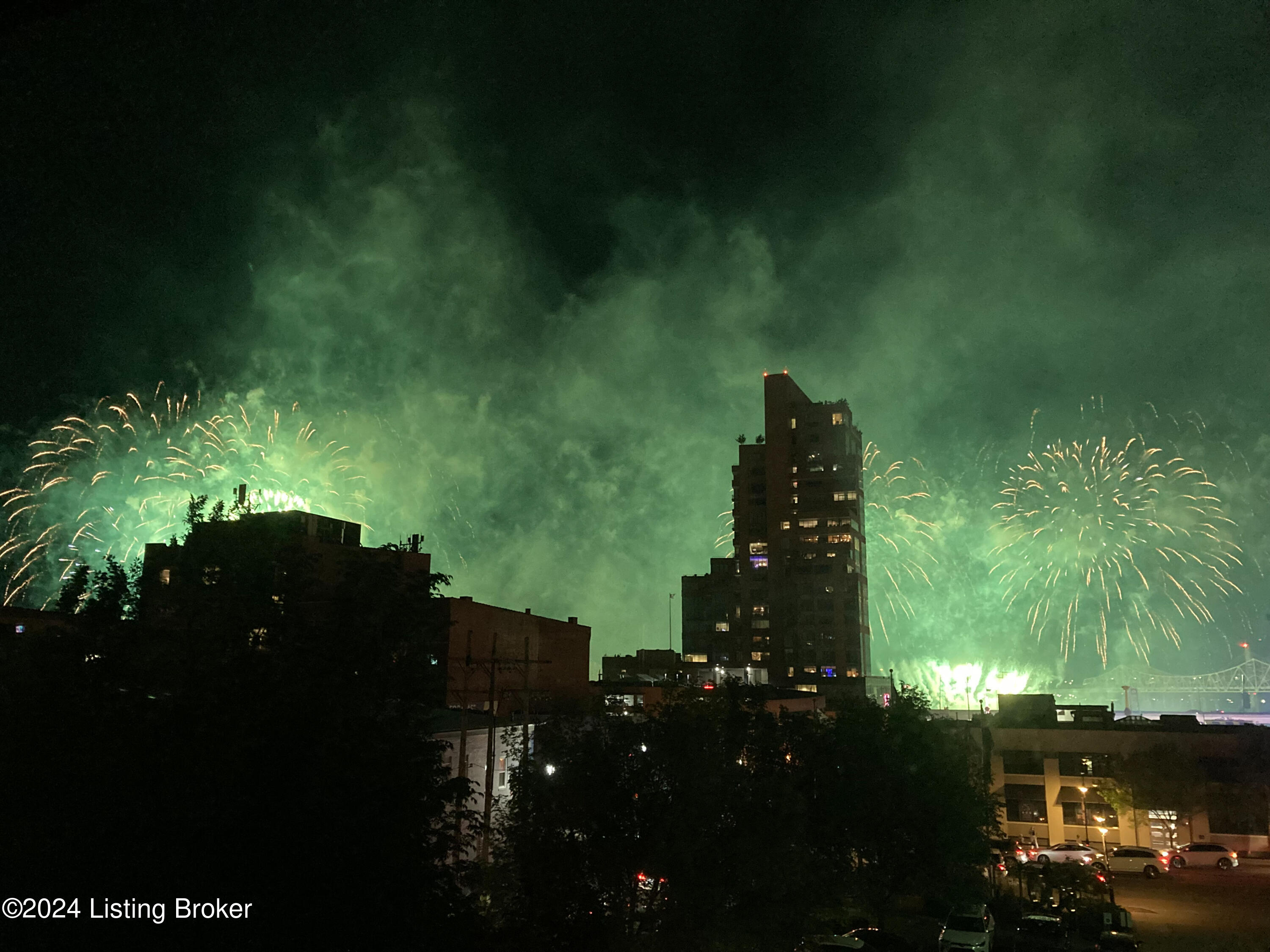 309 E Market St, 302