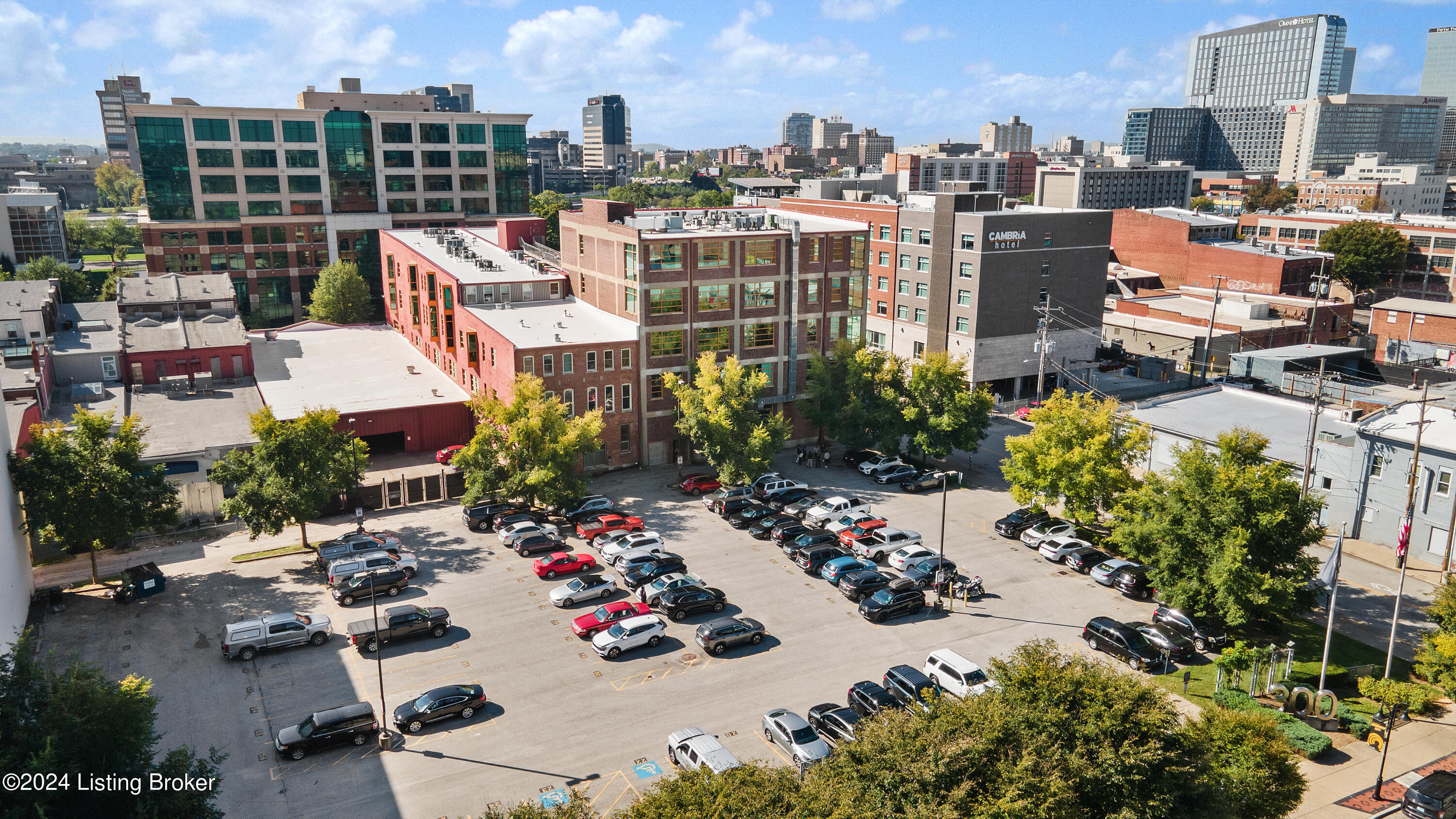 309 E Market St, 302