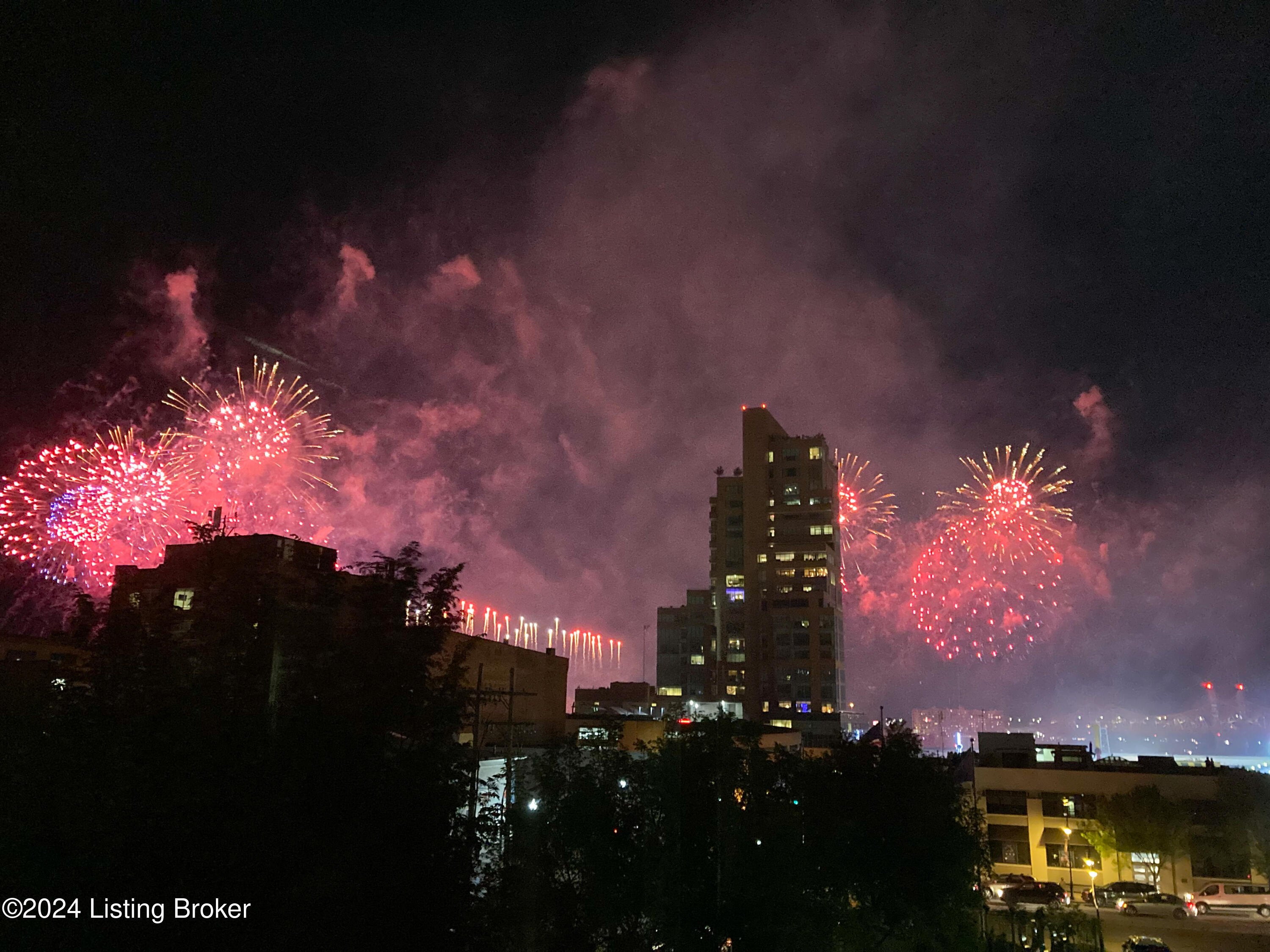 309 E Market St, 302