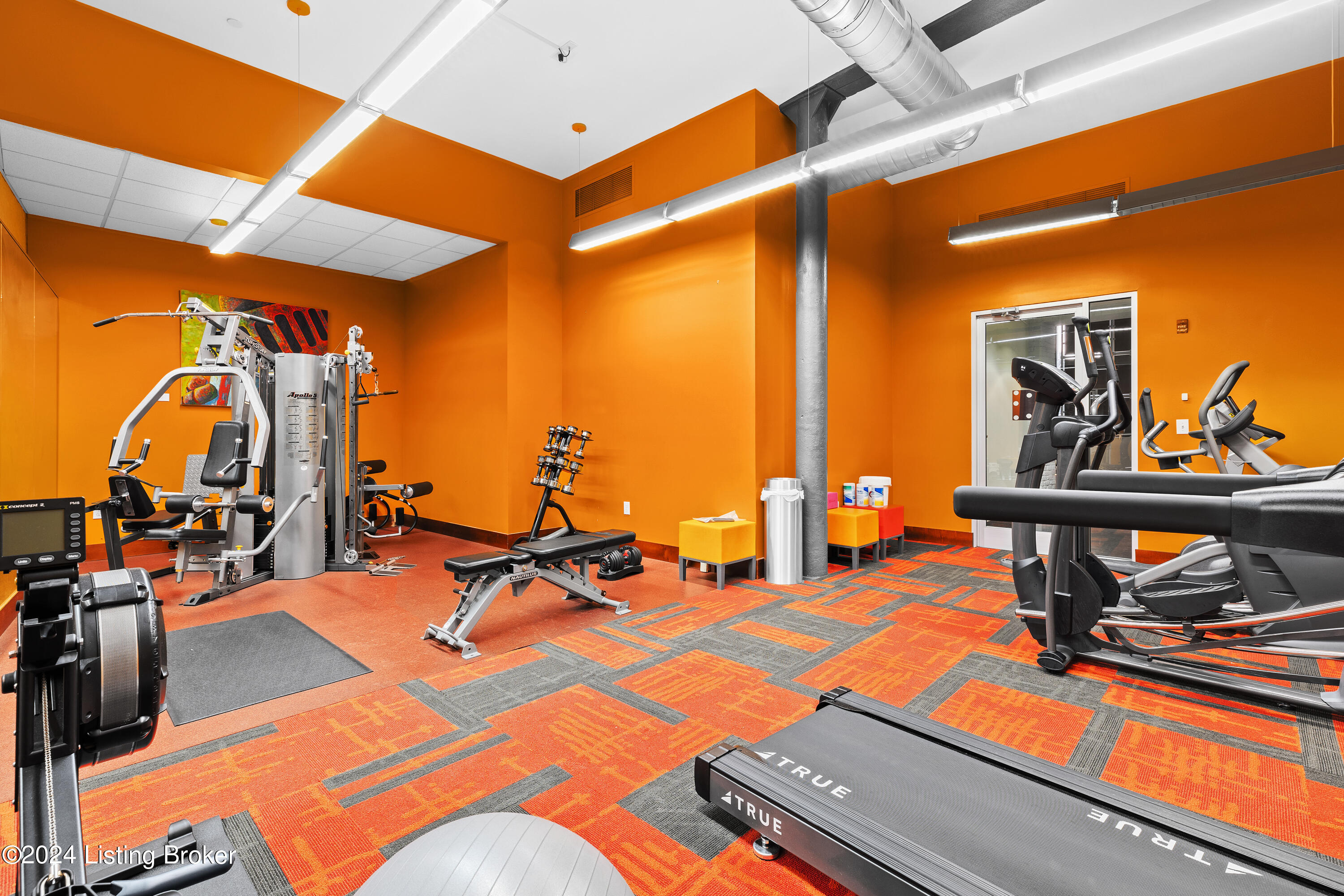 309 E Market St, 302