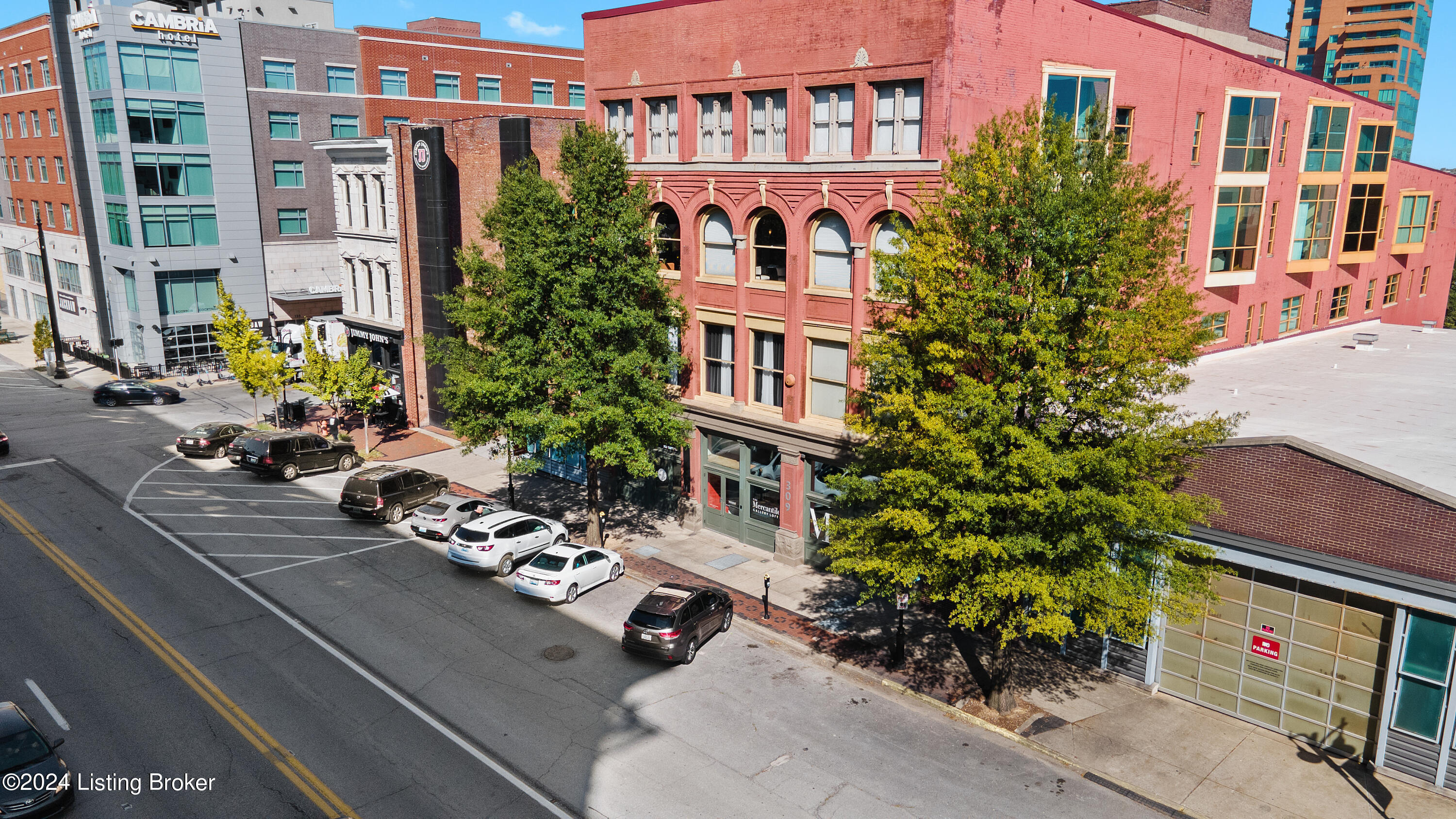 309 E Market St, 302