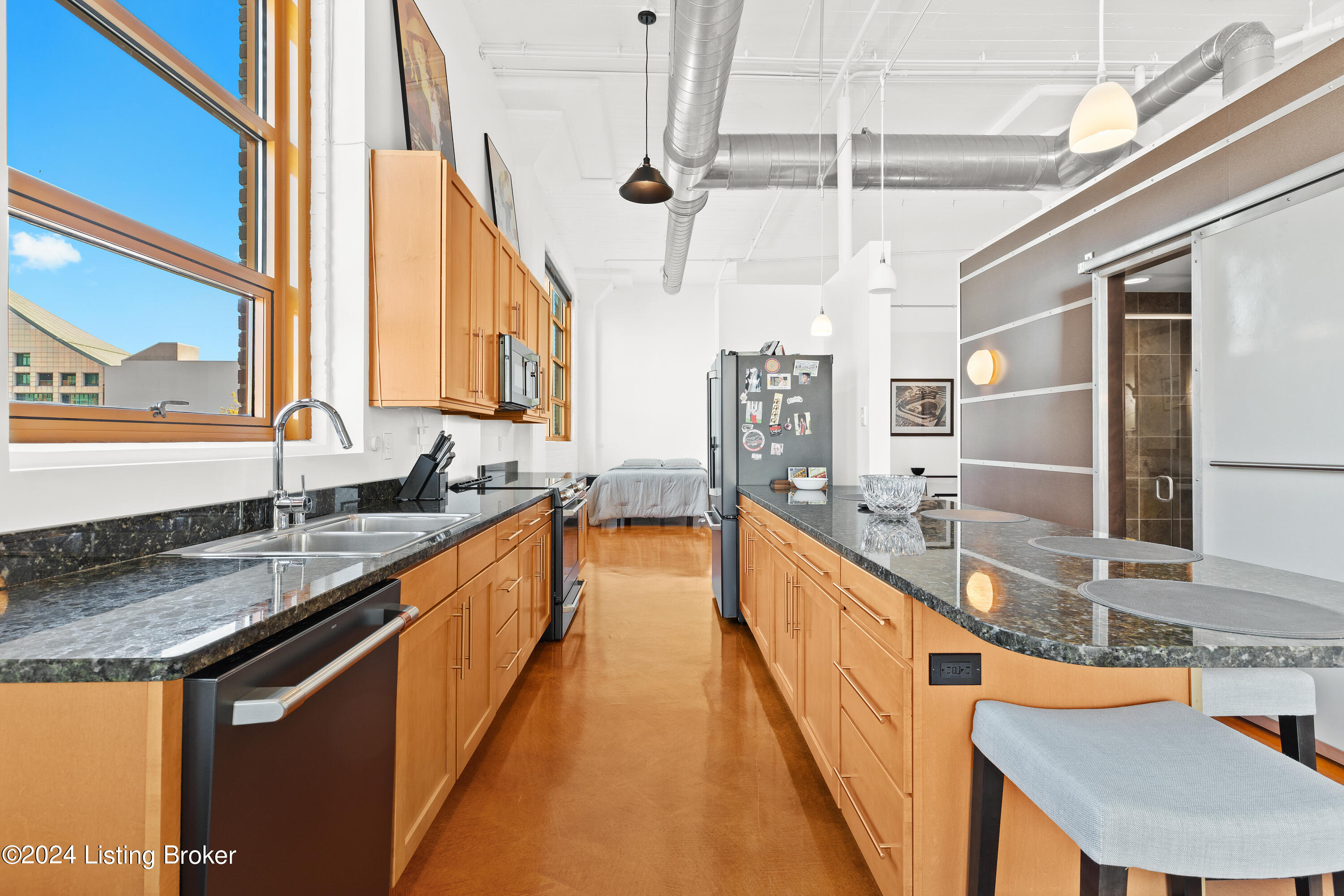 309 E Market St, 302