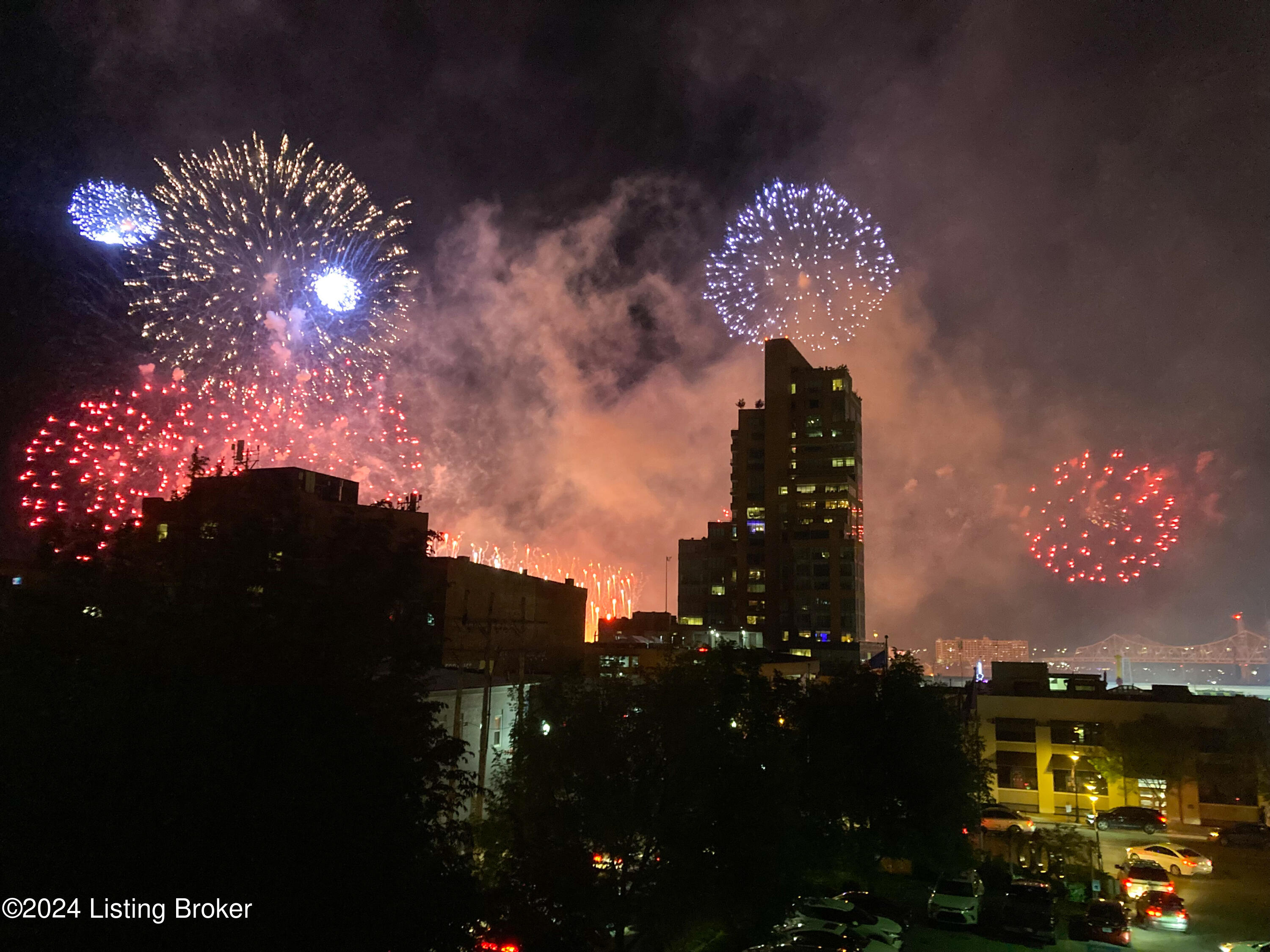 309 E Market St, 302