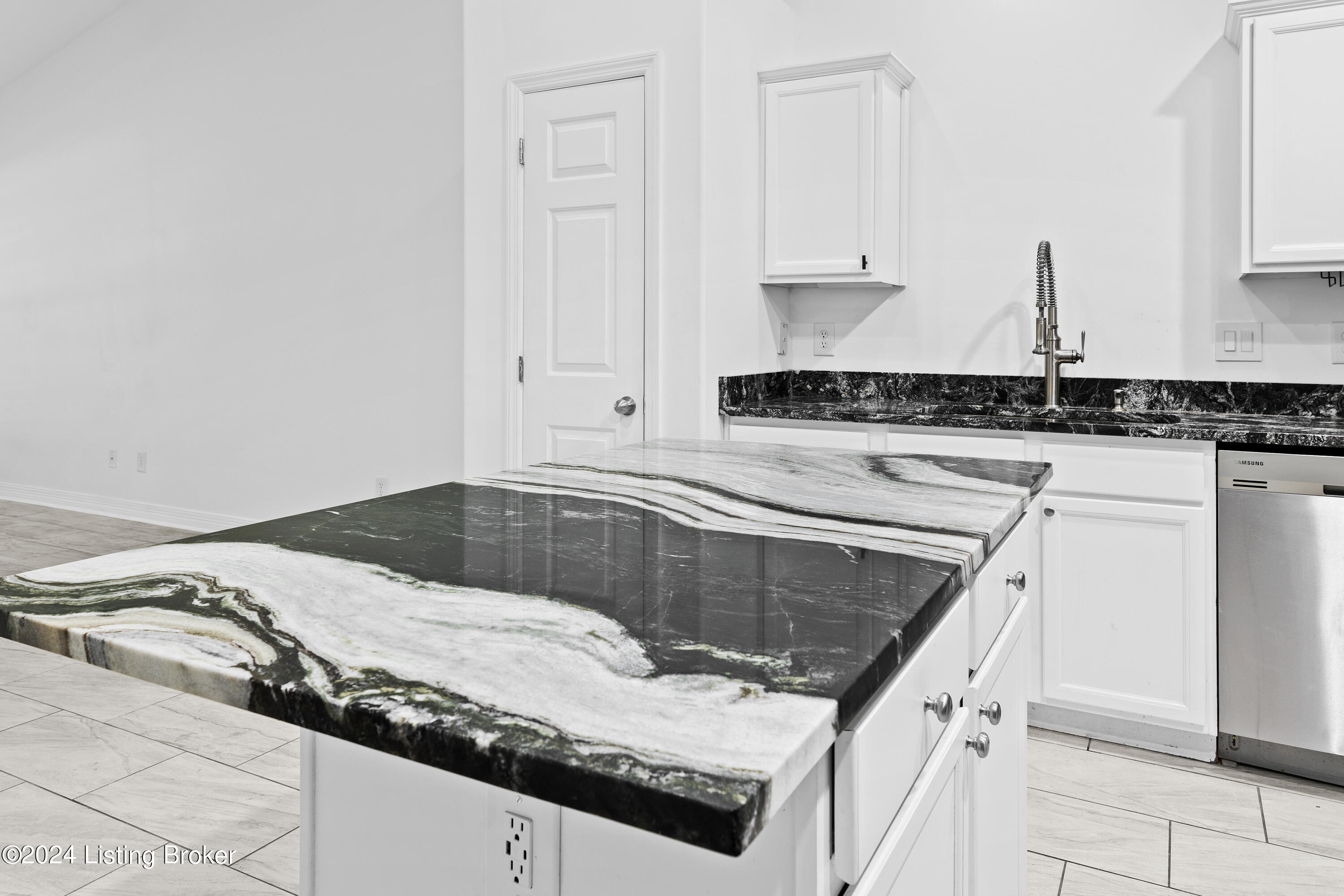 1337 Russell Springs Dr