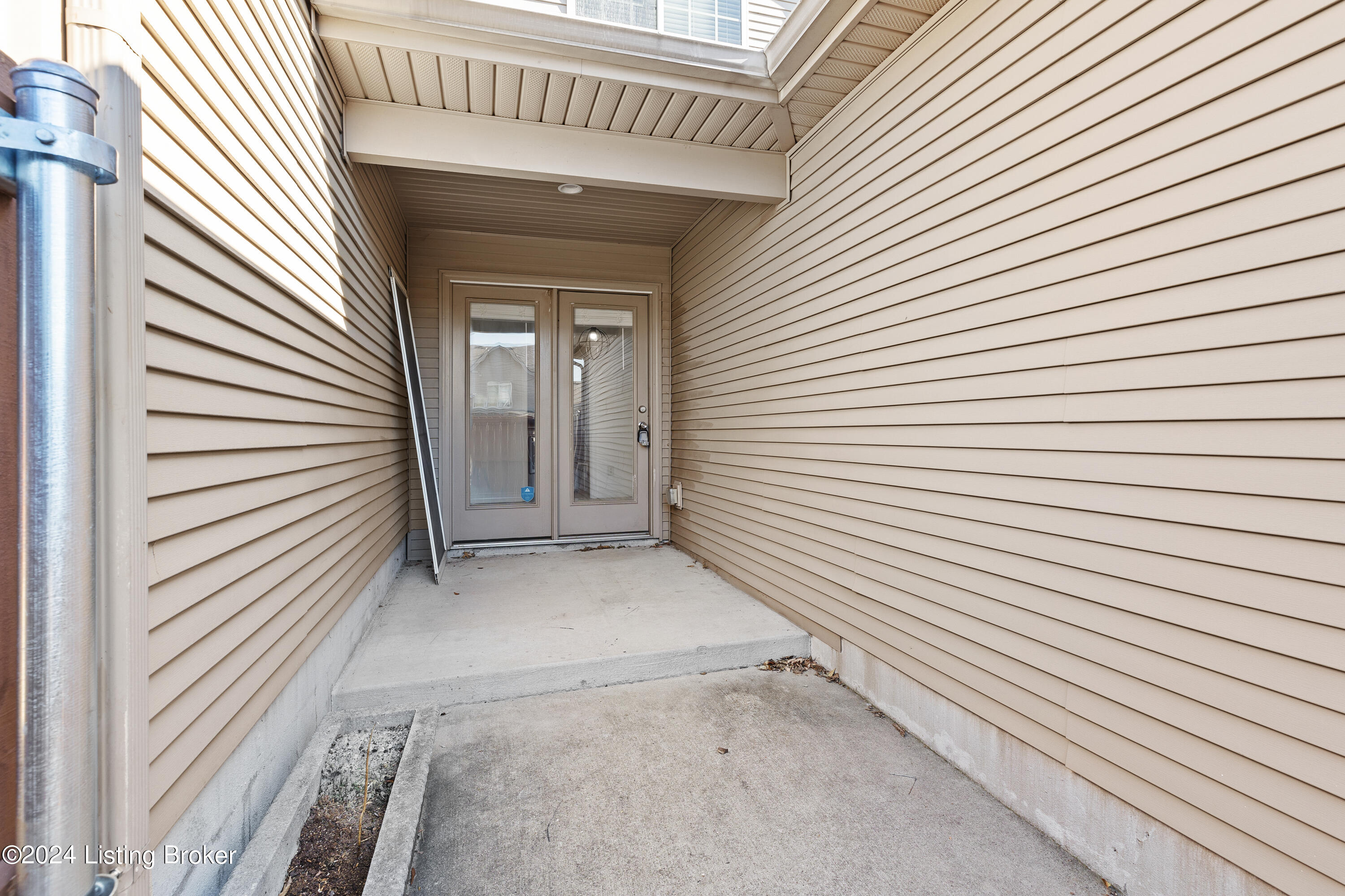 1337 Russell Springs Dr