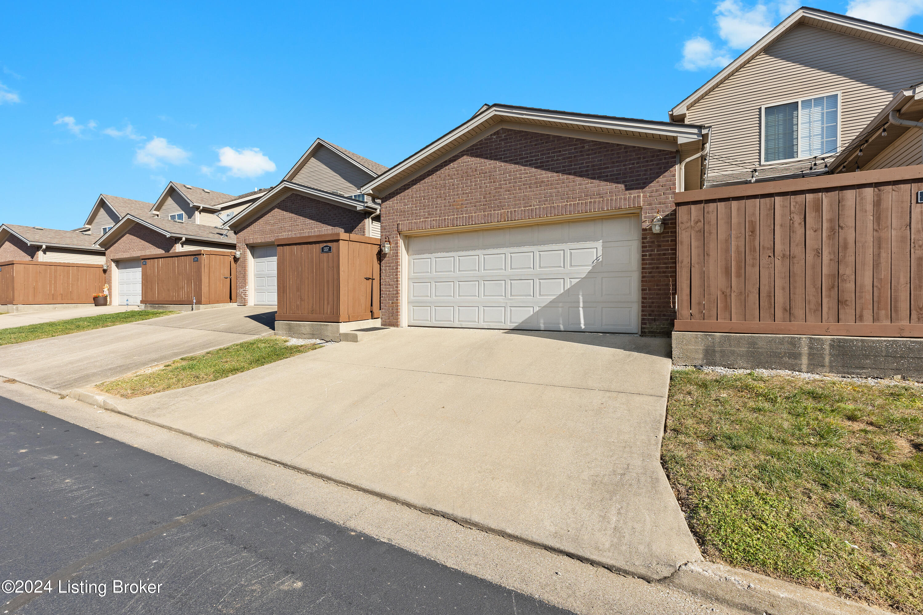 1337 Russell Springs Dr