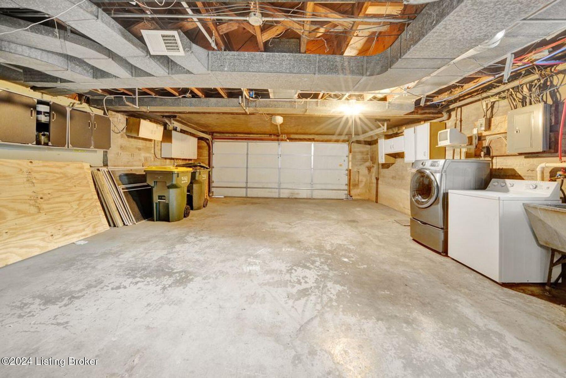 2537 Tennyson Ave