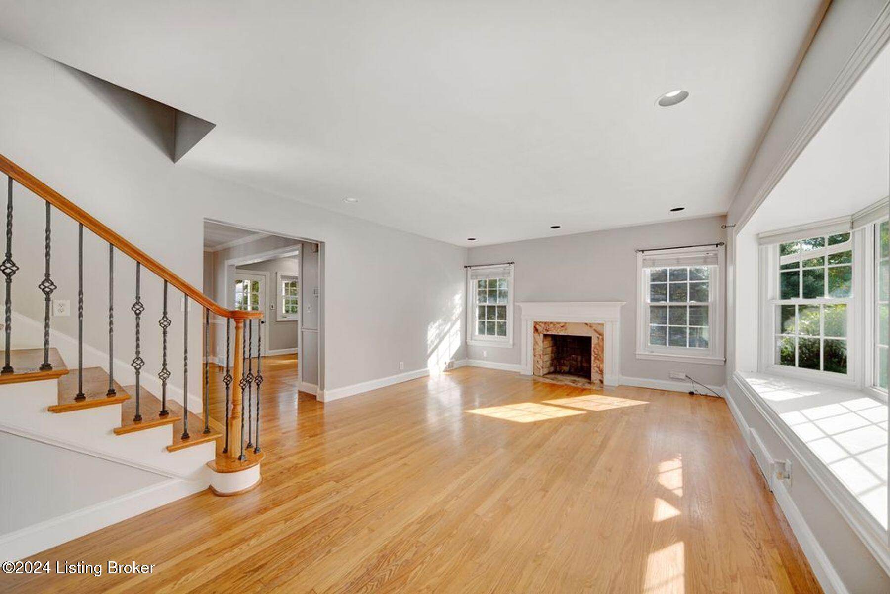 2537 Tennyson Ave