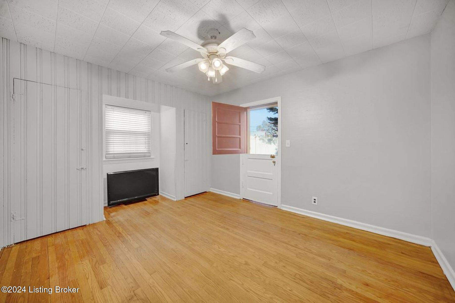 2537 Tennyson Ave