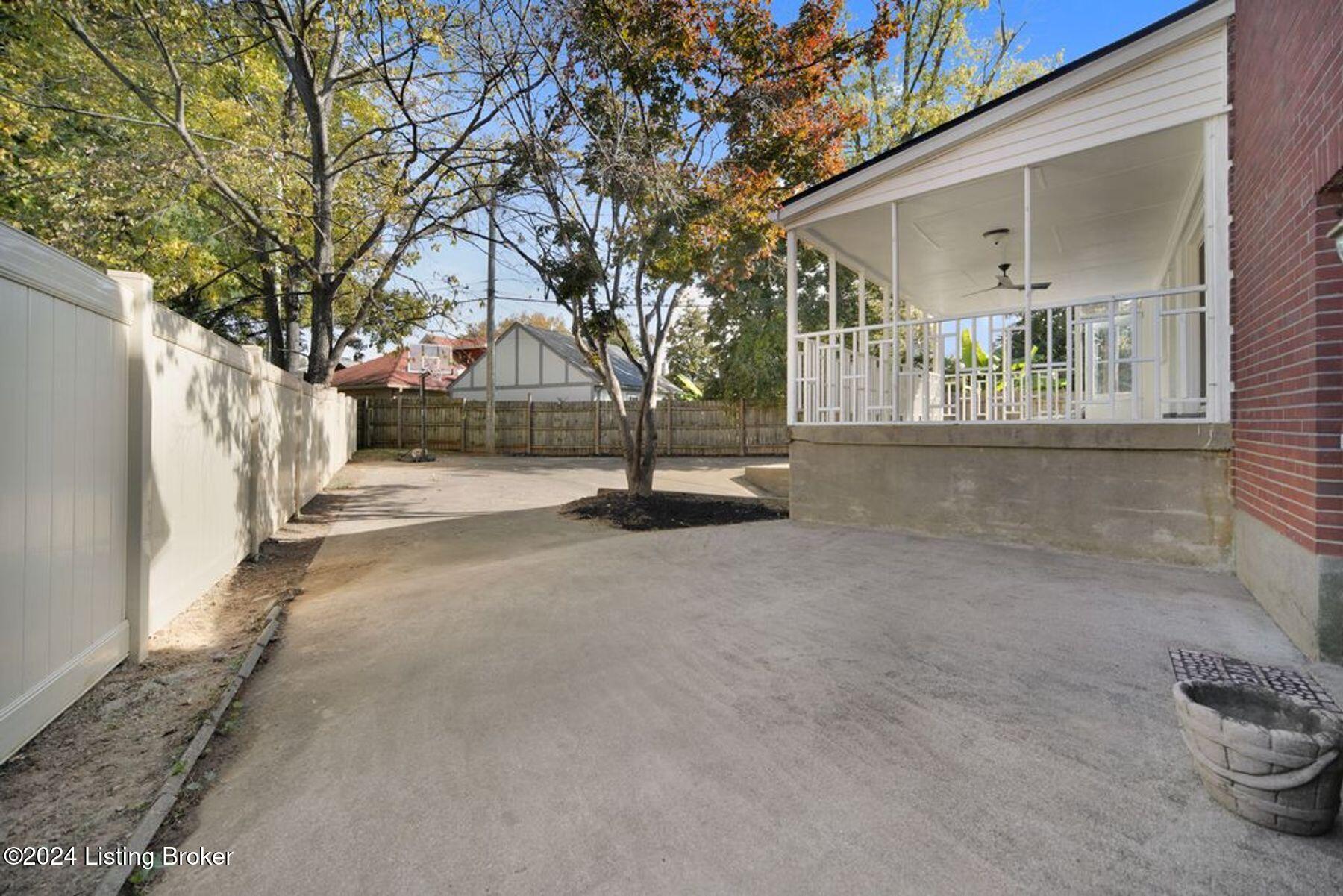2537 Tennyson Ave