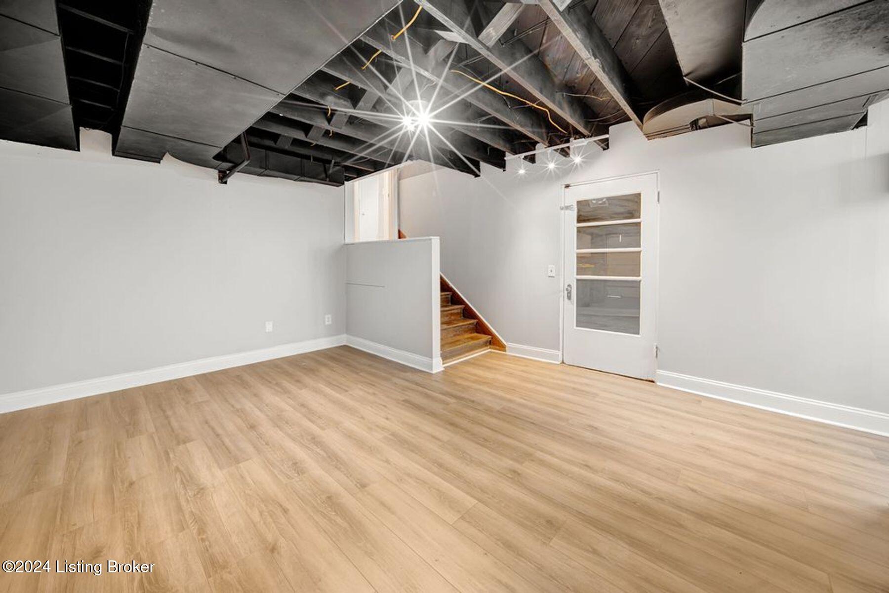 2537 Tennyson Ave