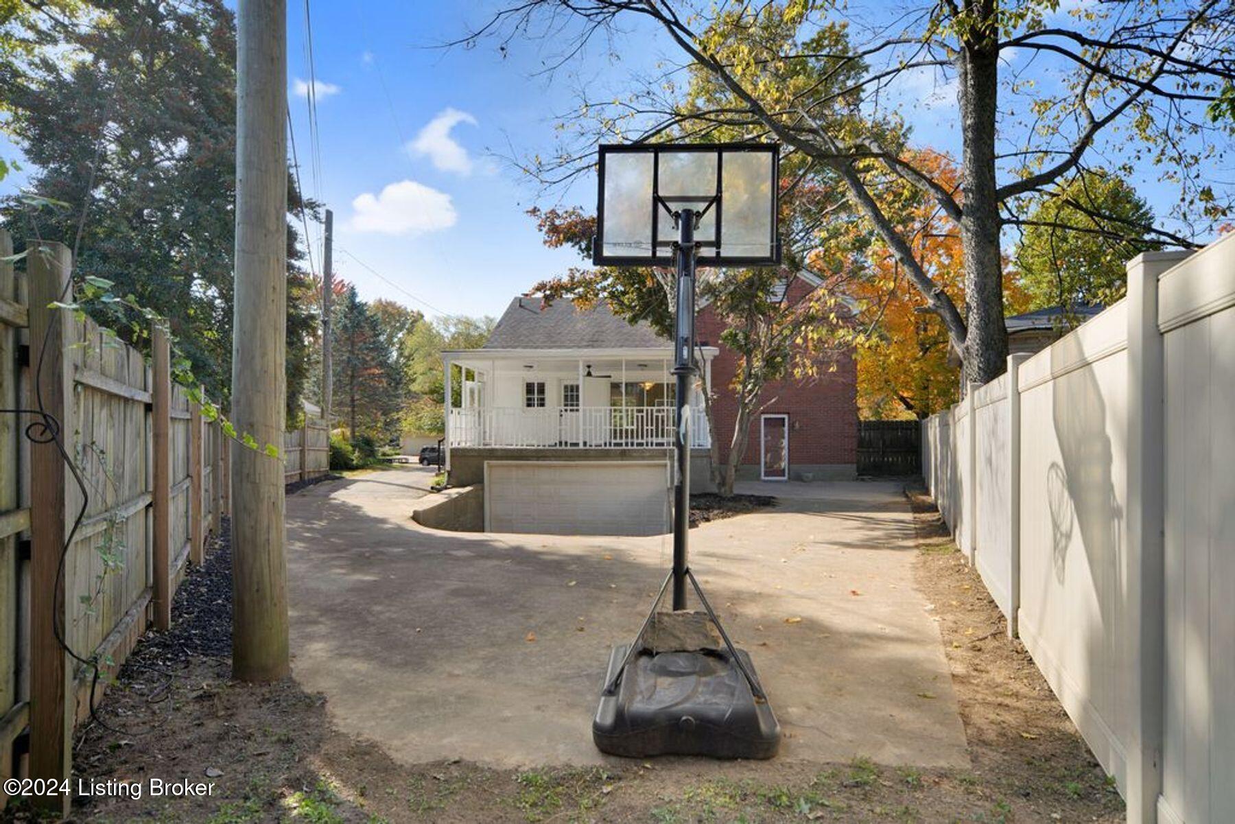 2537 Tennyson Ave