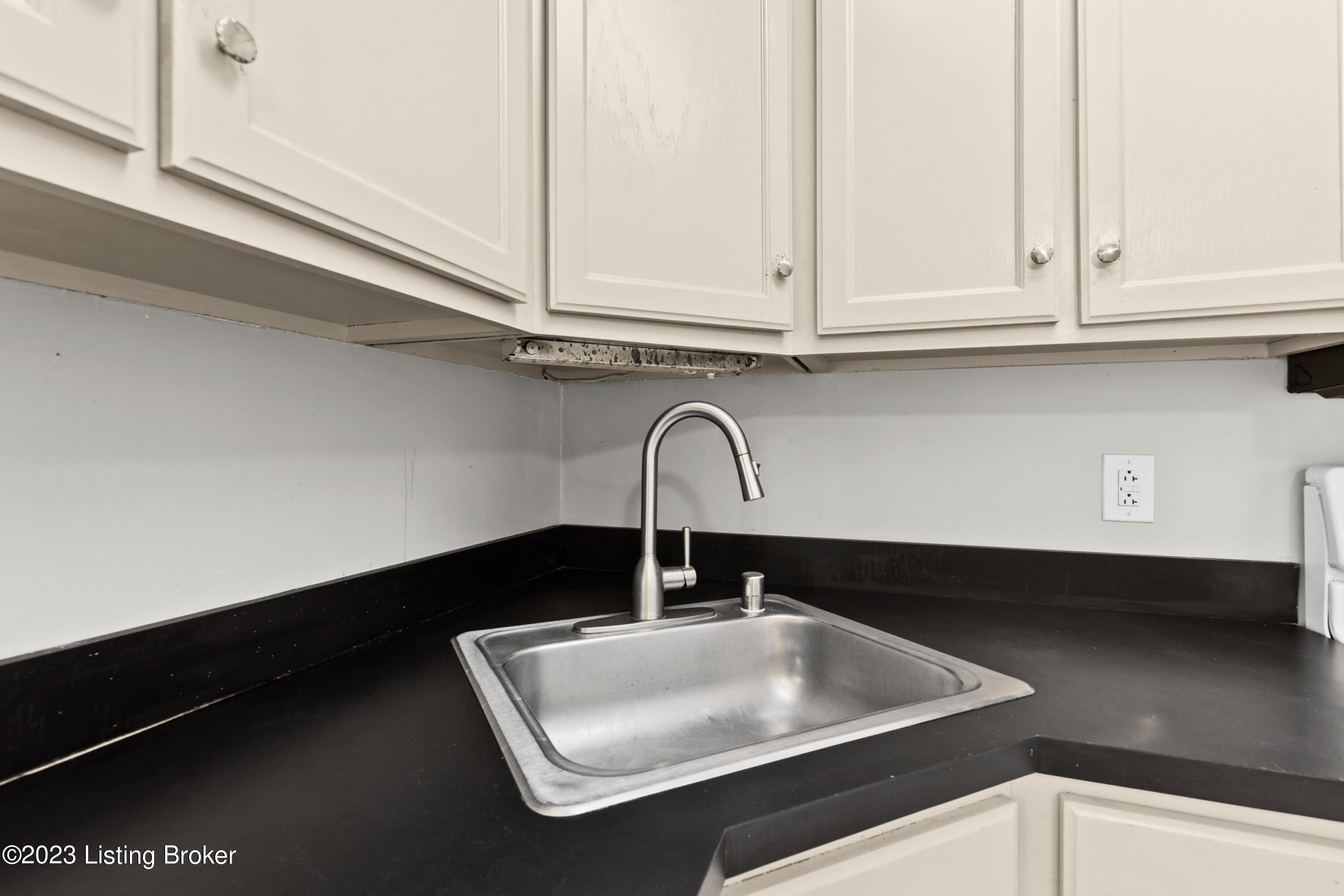 4120 Stoneview Dr, 1