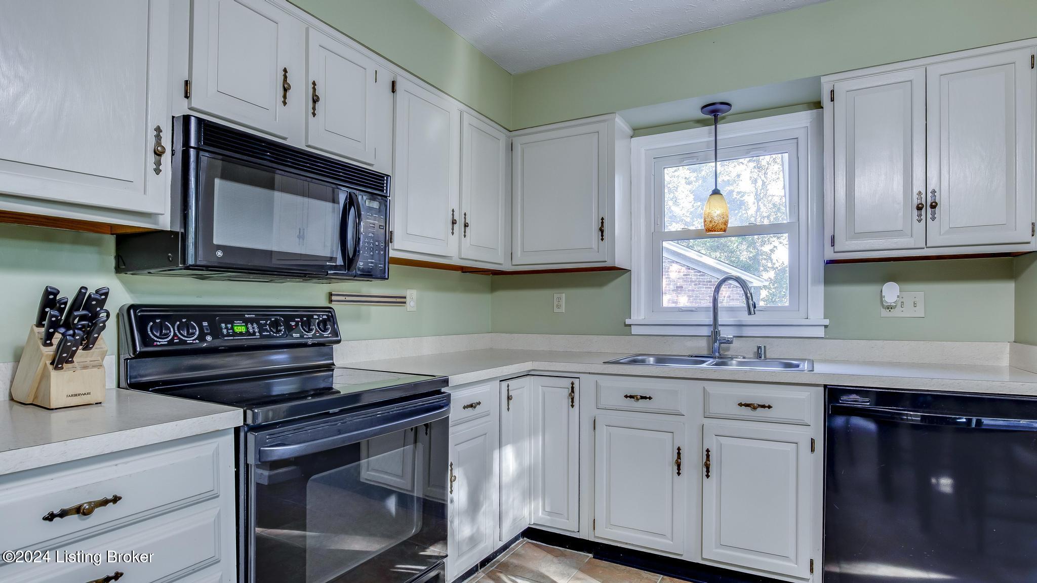 10814 Cherry Grove Ct
