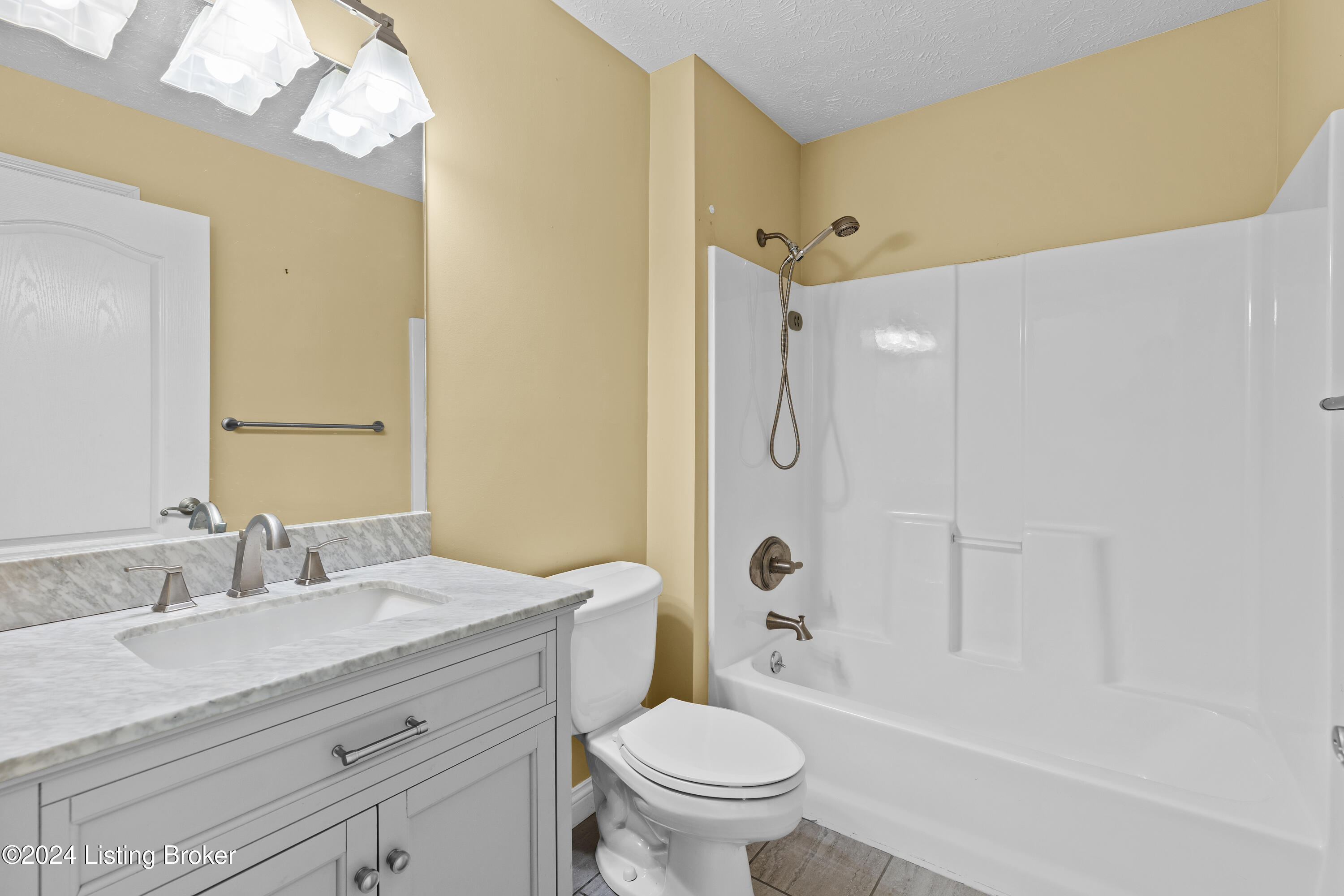 12611 Bernay Pl