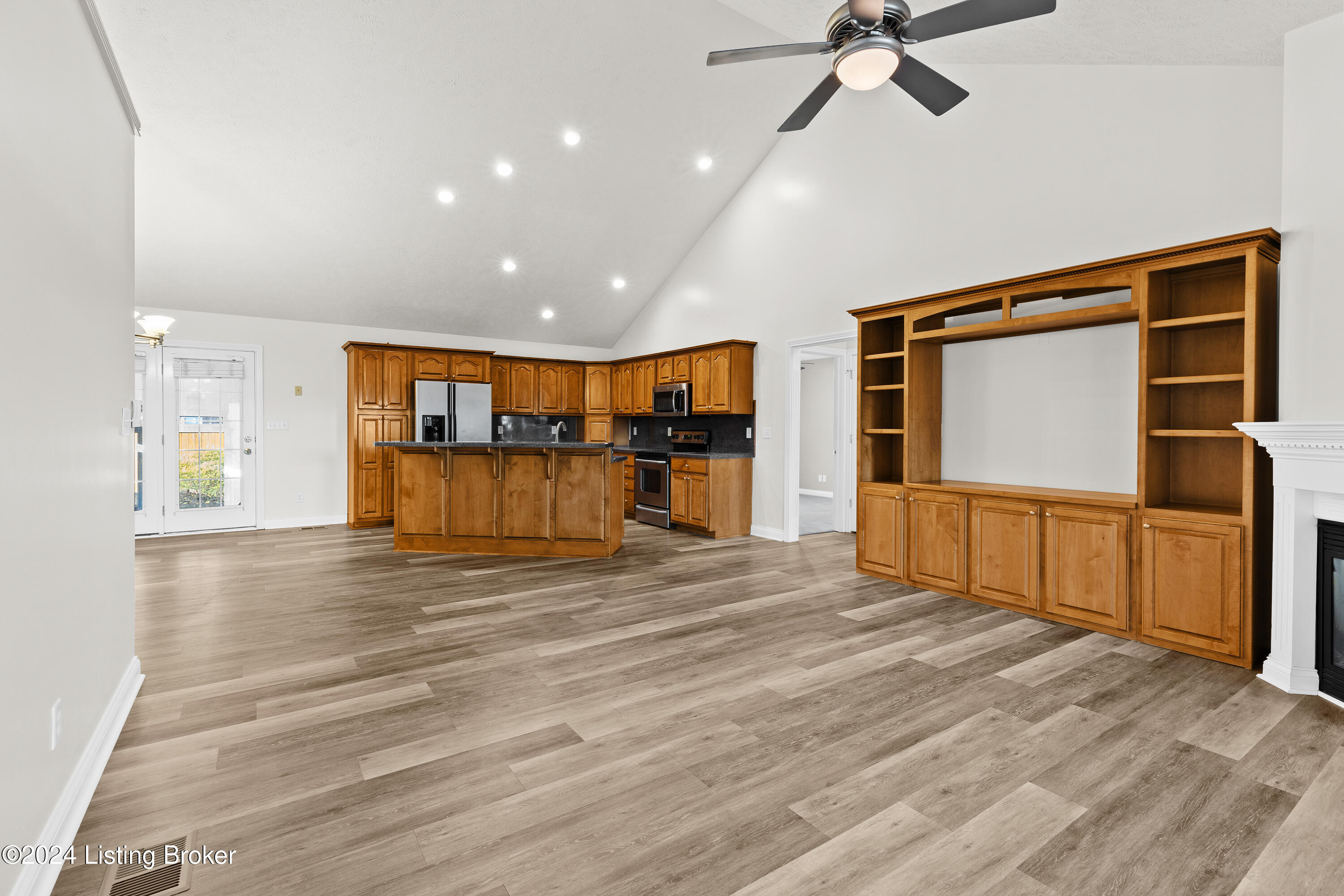 12611 Bernay Pl