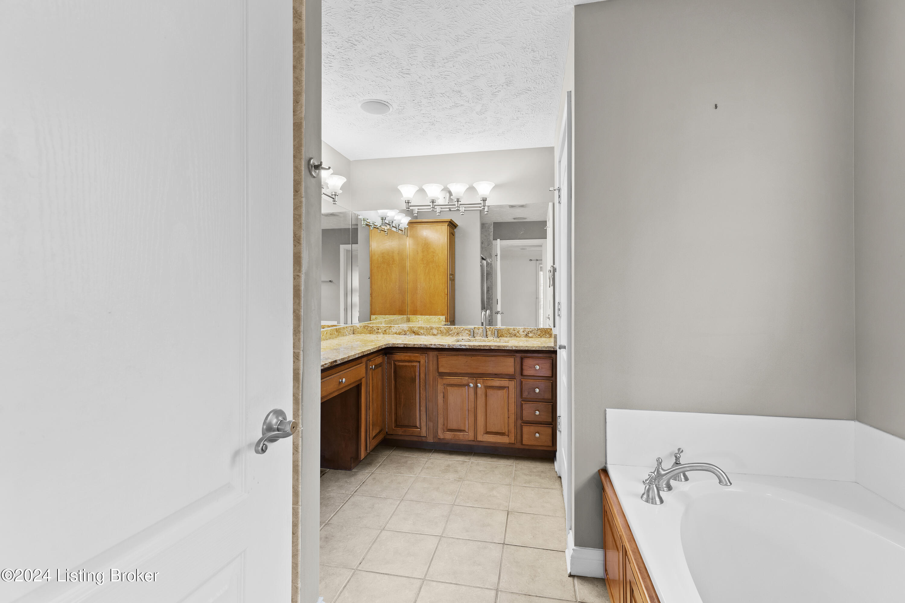 12611 Bernay Pl
