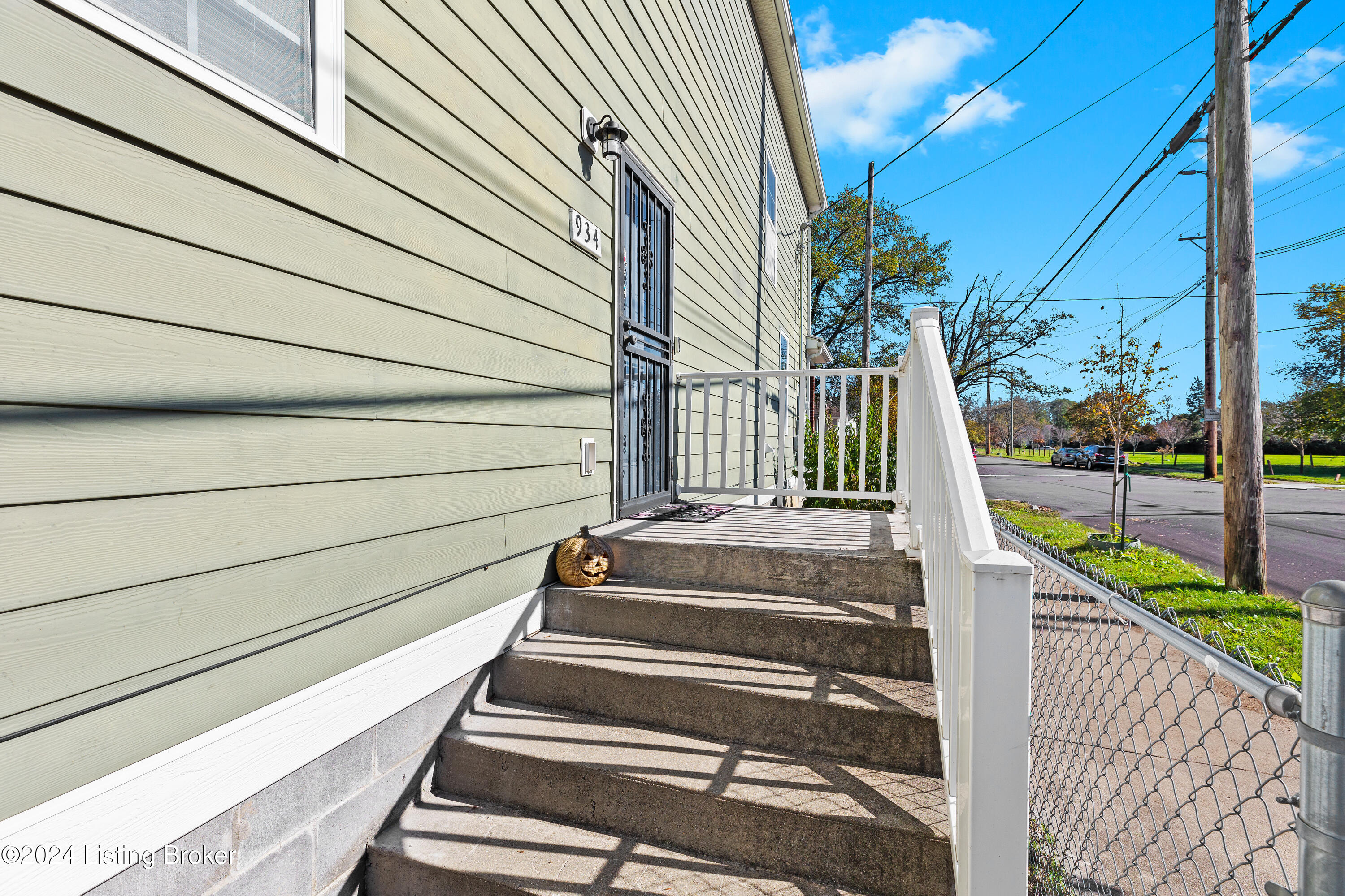 934 S Hancock St