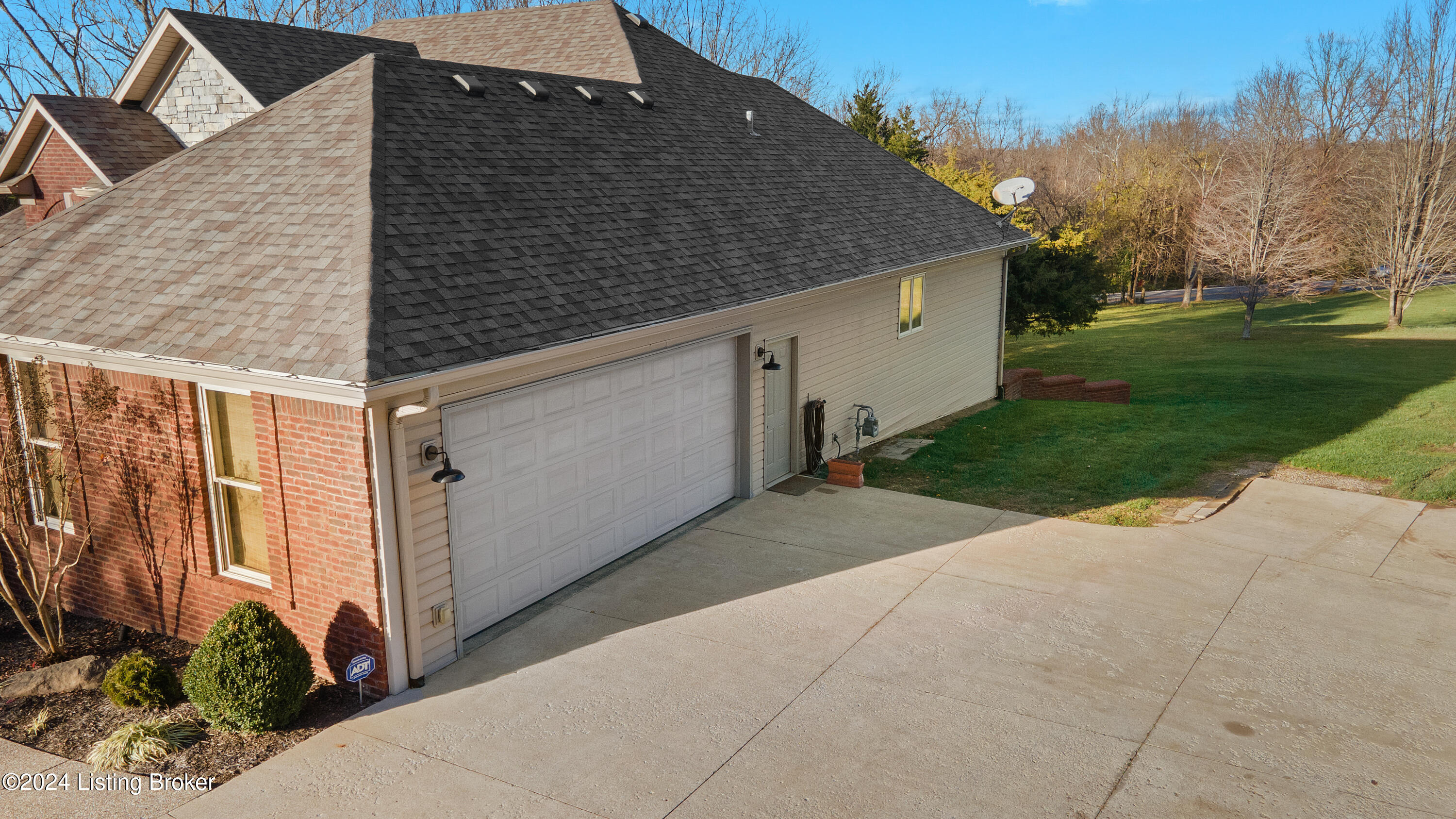 1901 Brooke Stone Ct