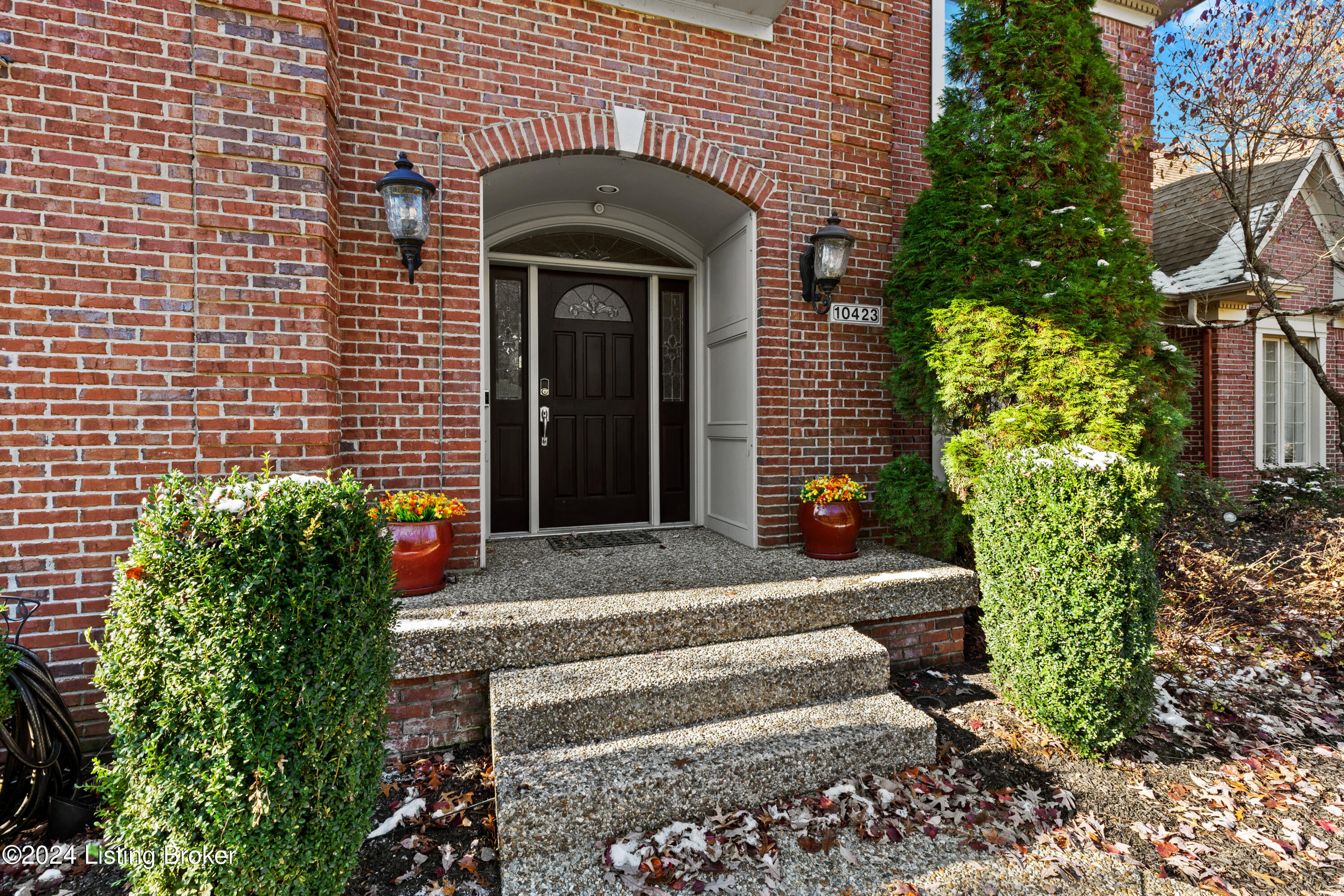 10423 Worthington Ln