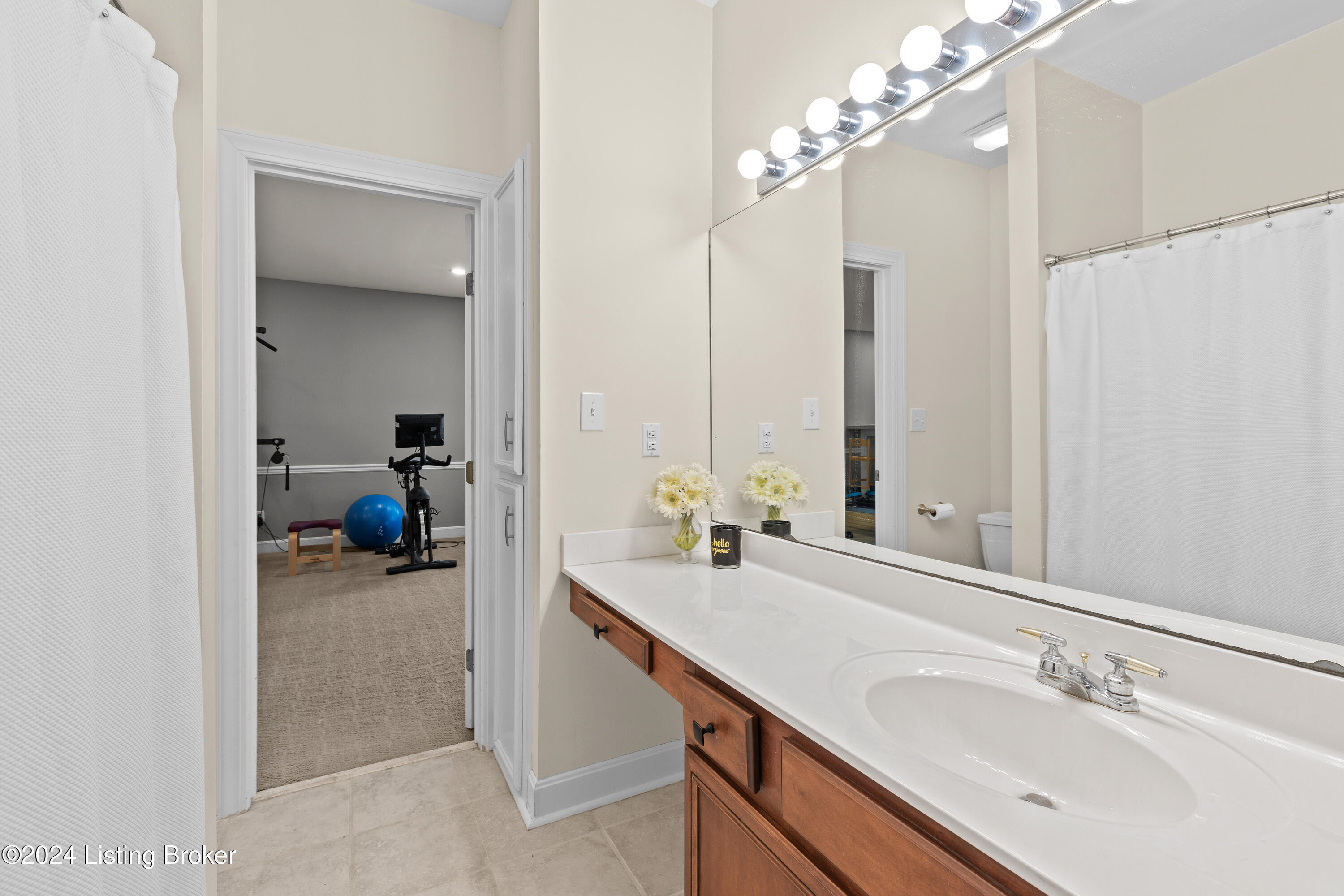 10423 Worthington Ln