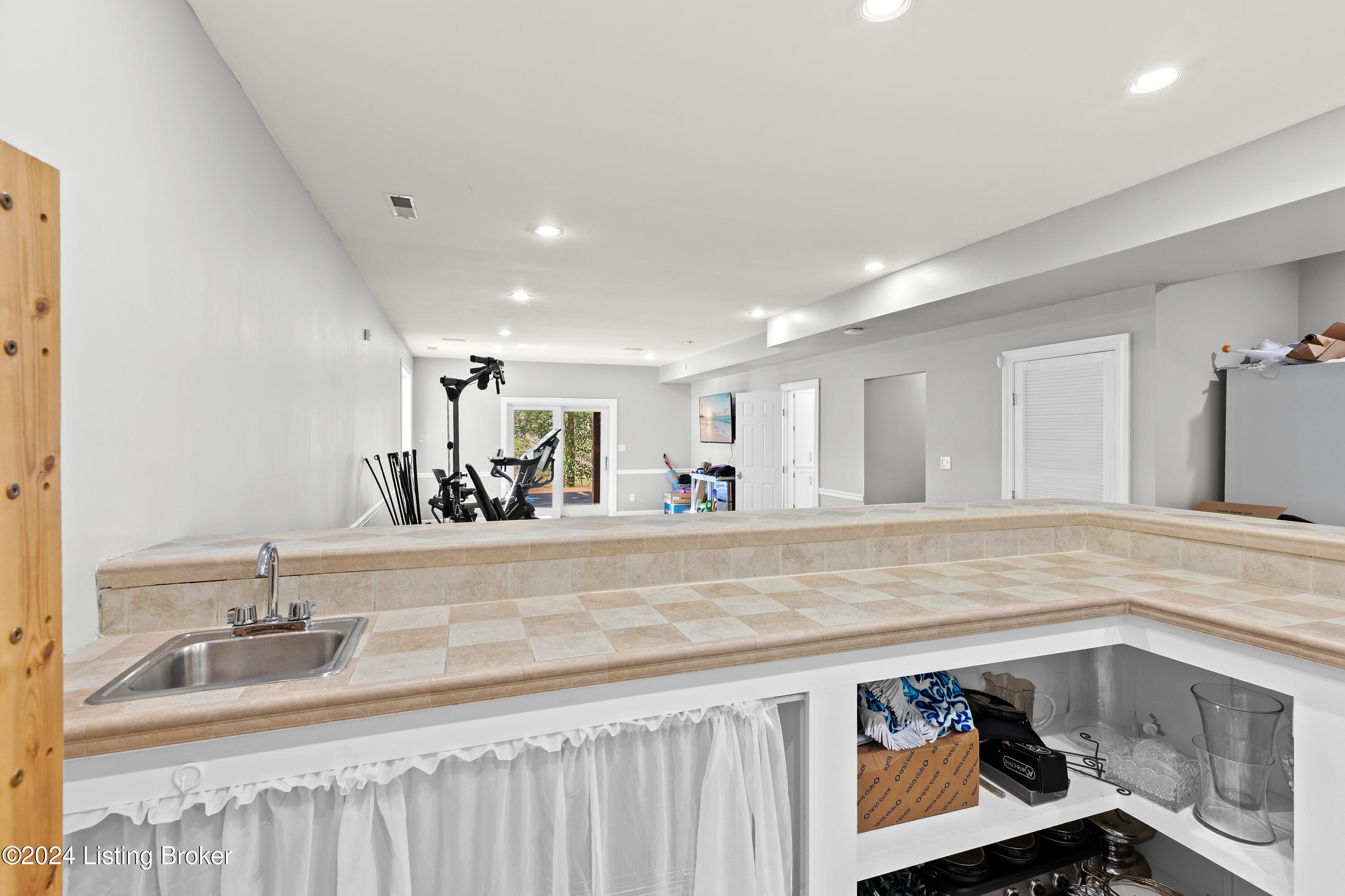 10423 Worthington Ln