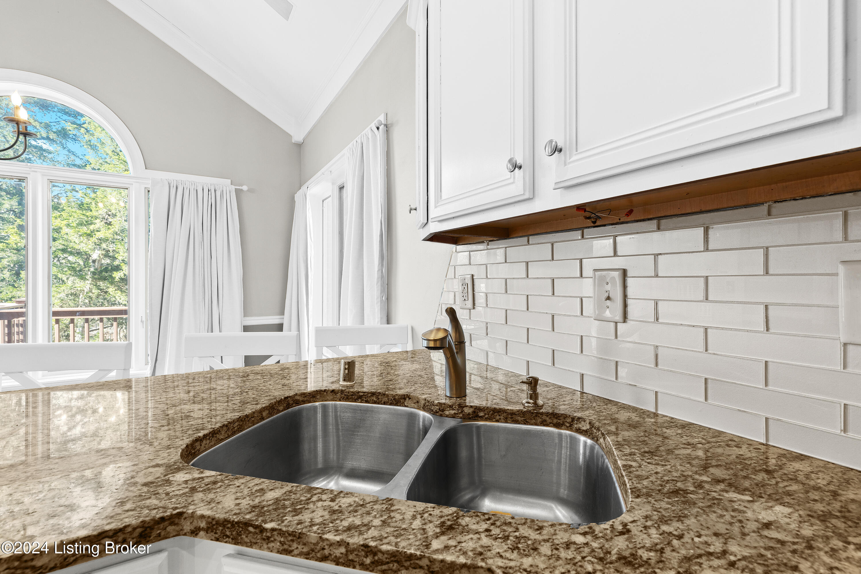 10423 Worthington Ln