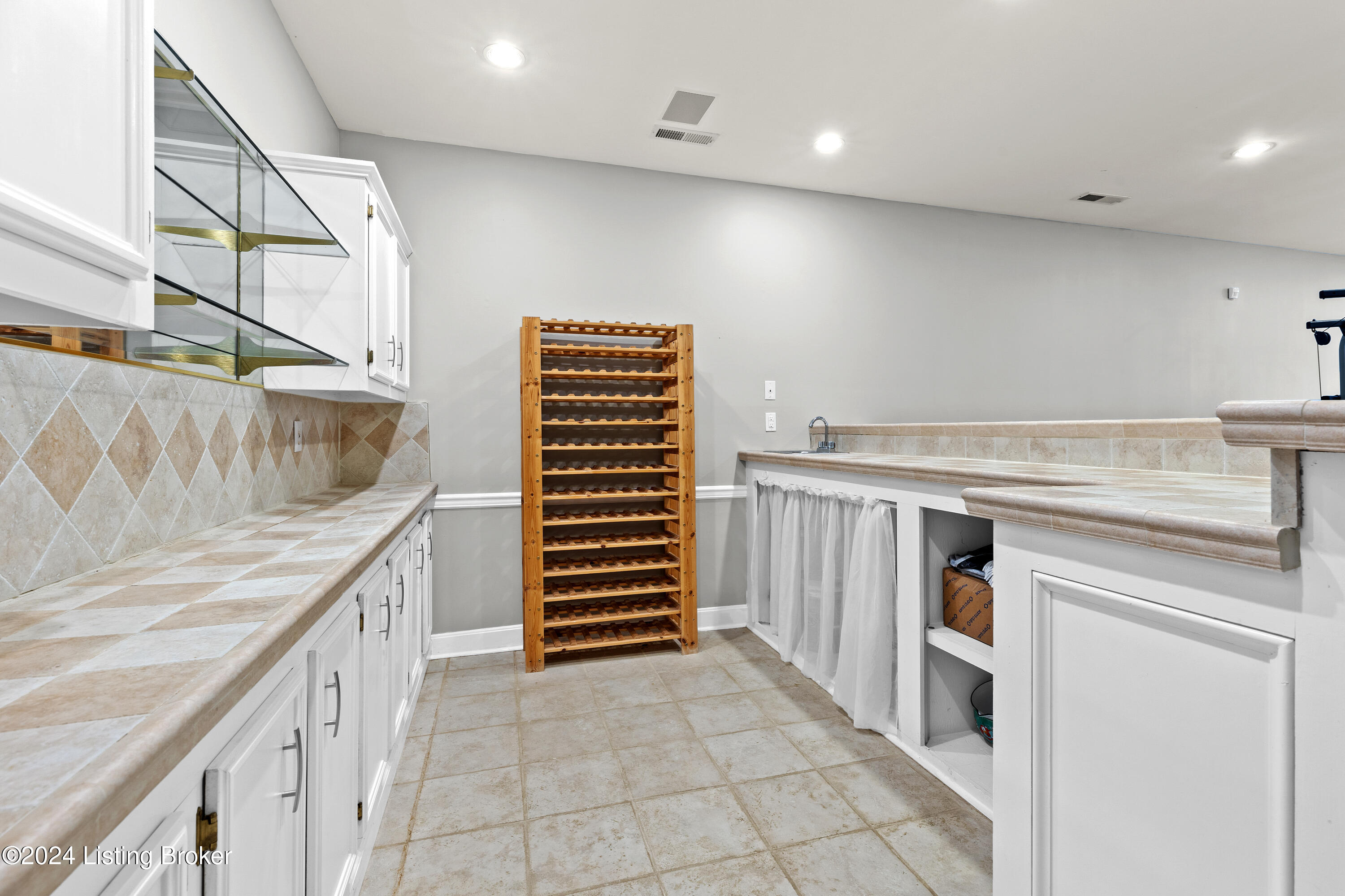 10423 Worthington Ln