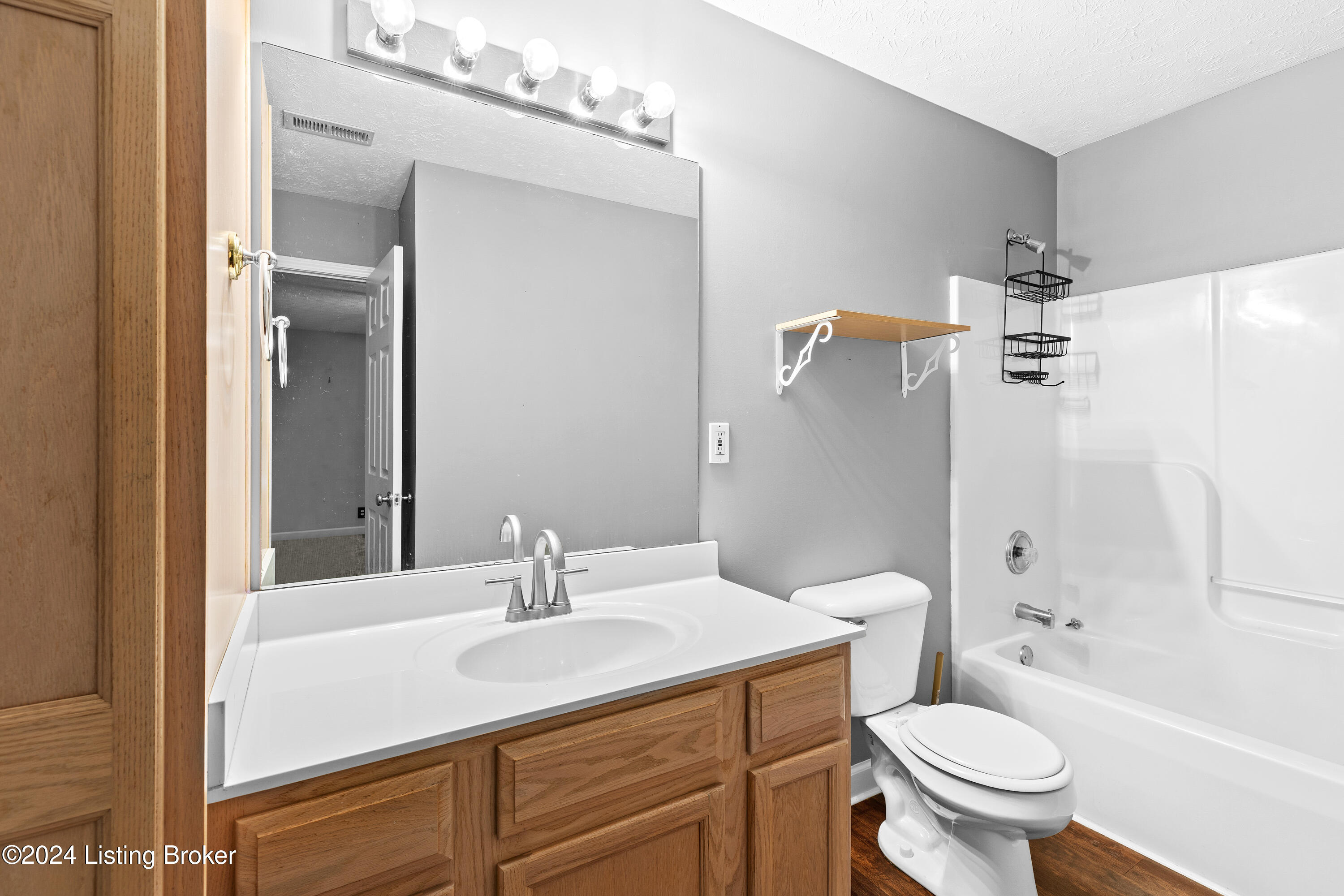 175 Central Blvd, 15