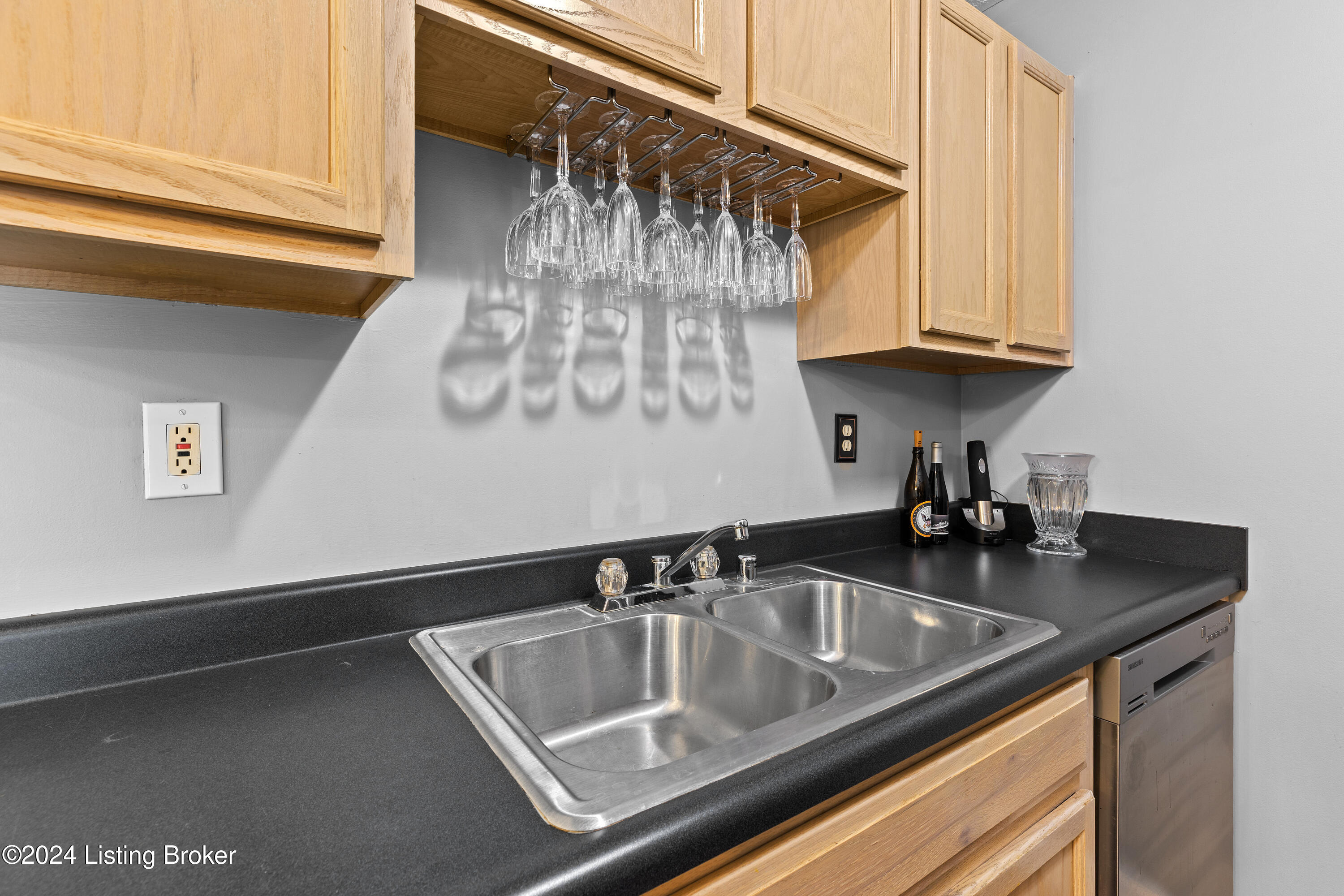 175 Central Blvd, 15