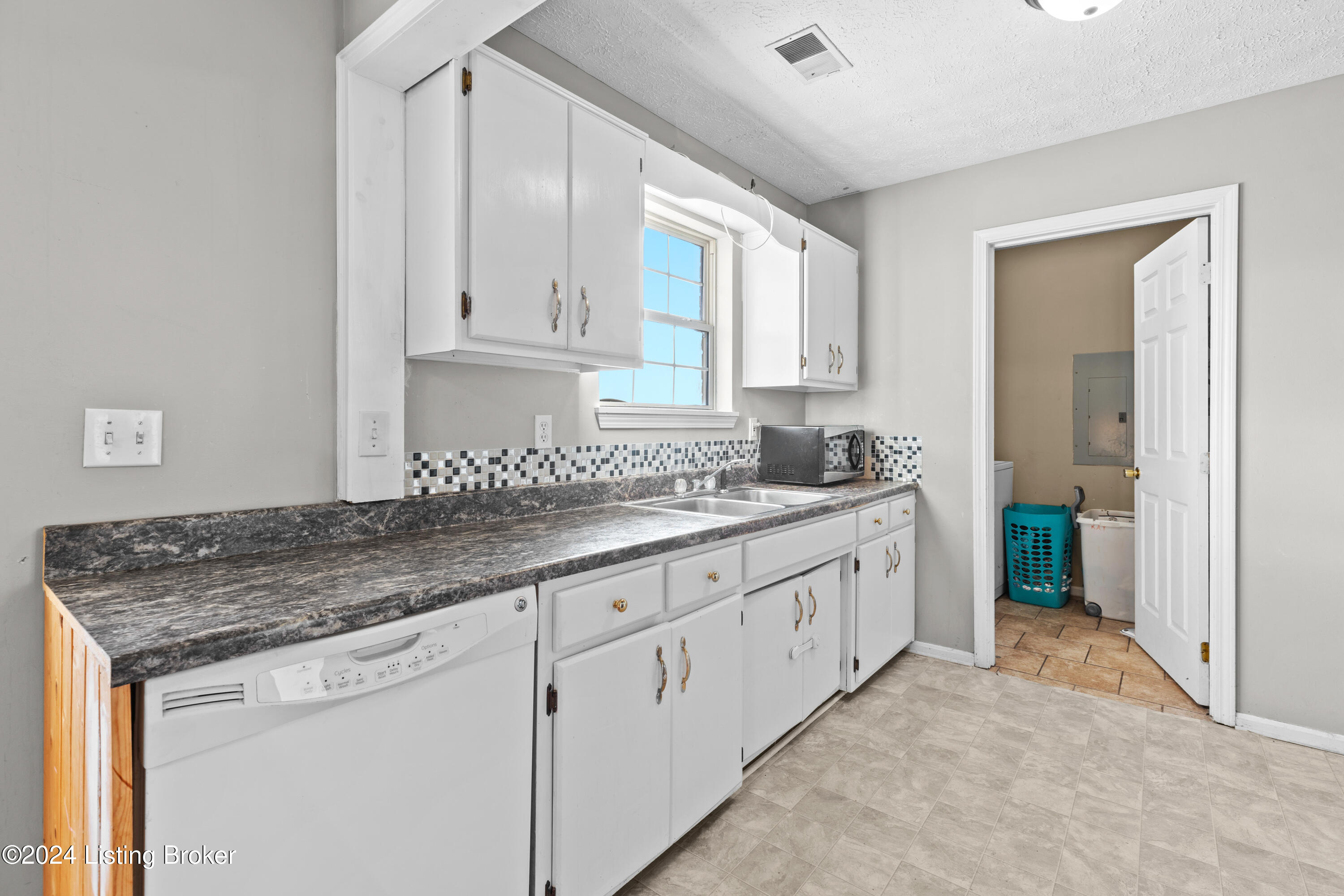 101 Atlantic Ct